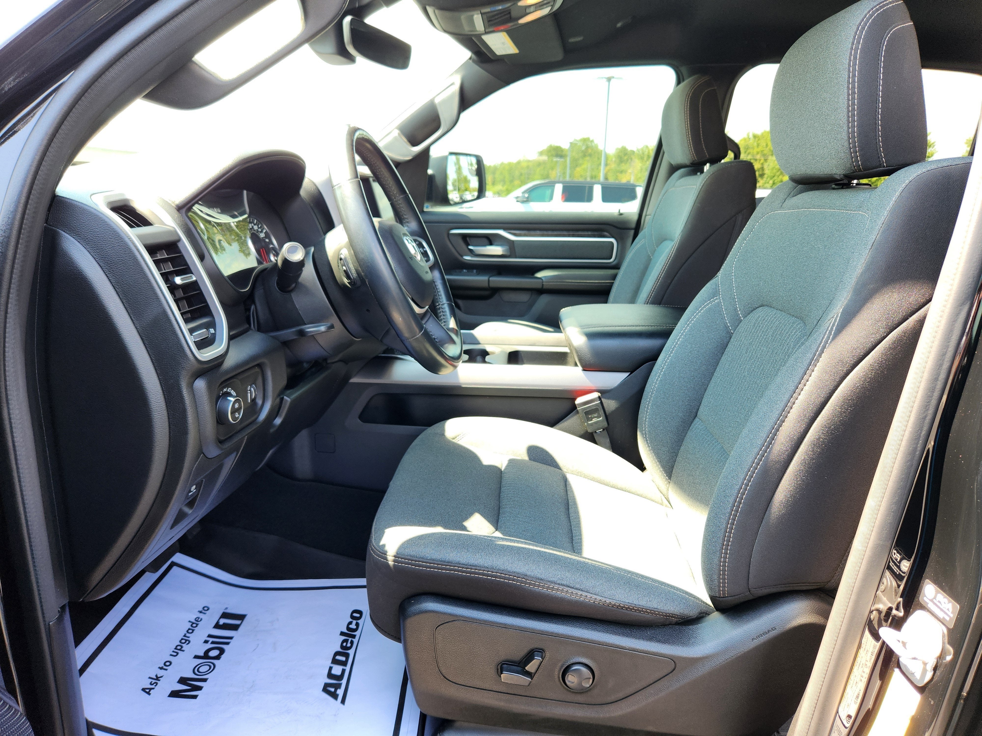 2023 RAM 1500 Big Horn Crew Cab 4x4 5'7" Box