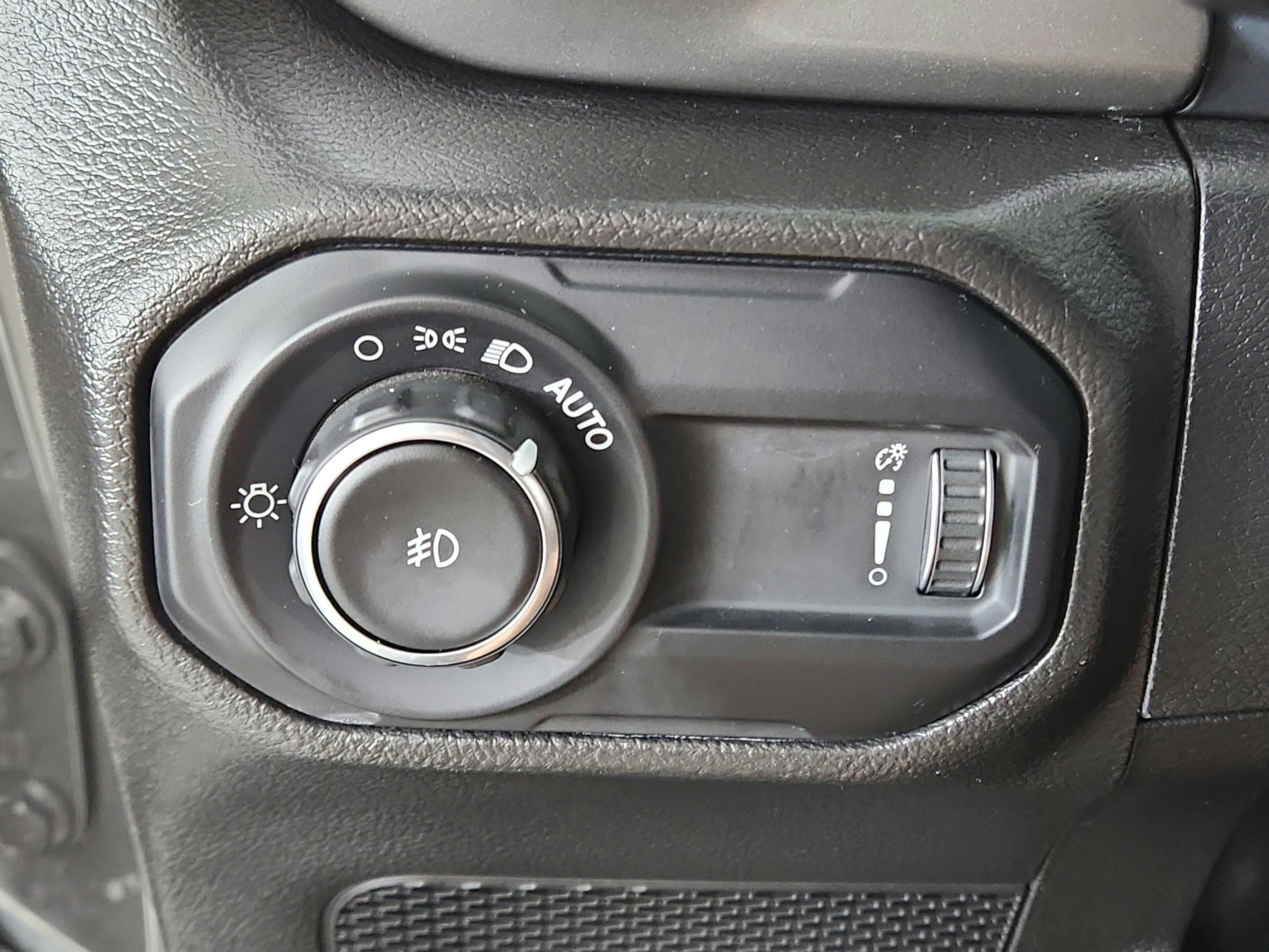 2023 Jeep Wrangler 4-Door Sahara 4x4
