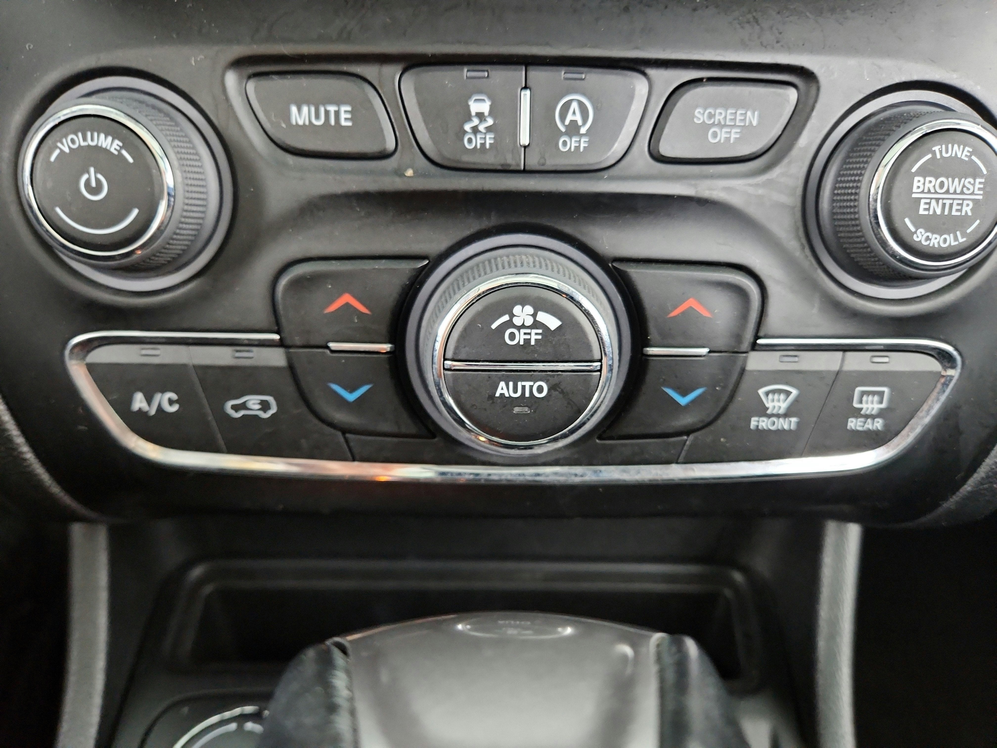 2022 Jeep Cherokee Latitude Lux 4x4