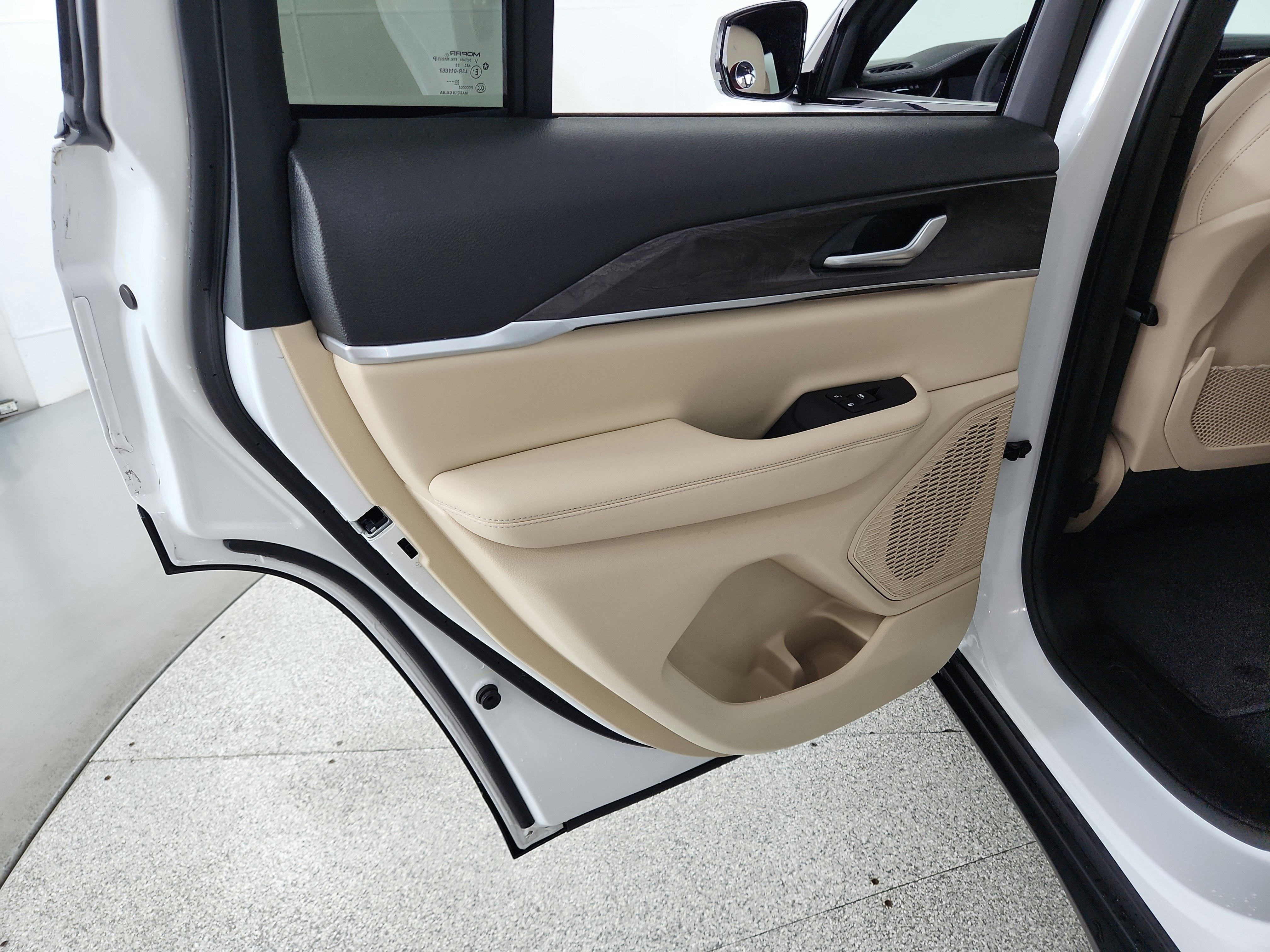 2023 Jeep Grand Cherokee Limited 4x2