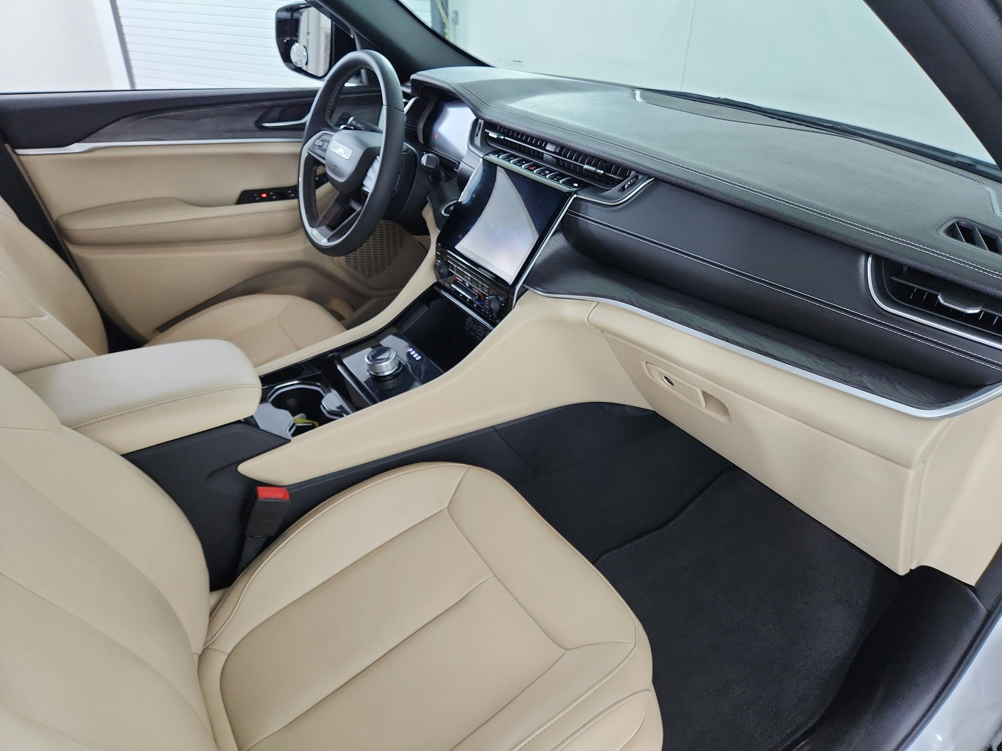 2023 Jeep Grand Cherokee Limited 4x2