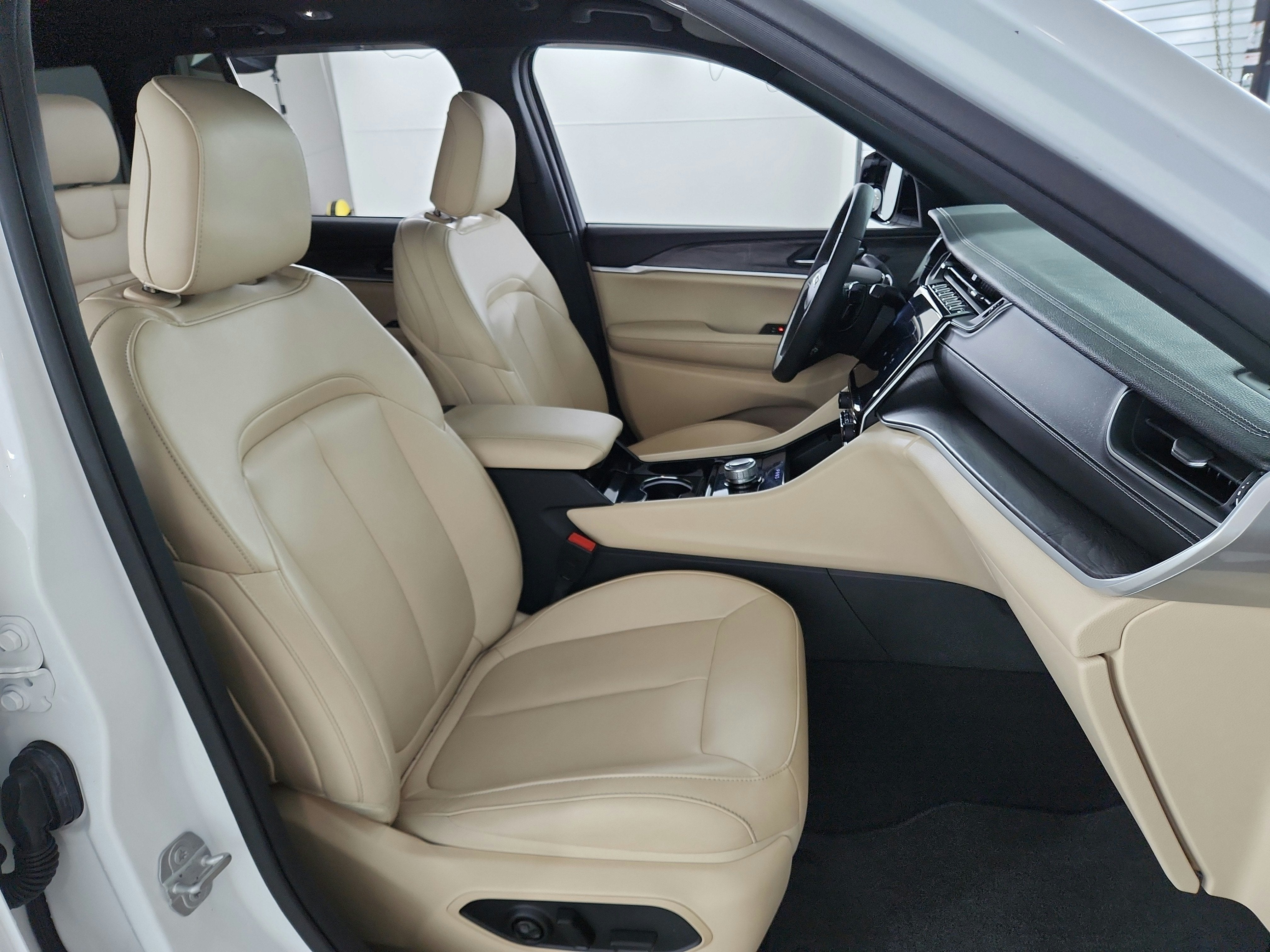 2023 Jeep Grand Cherokee Limited 4x2
