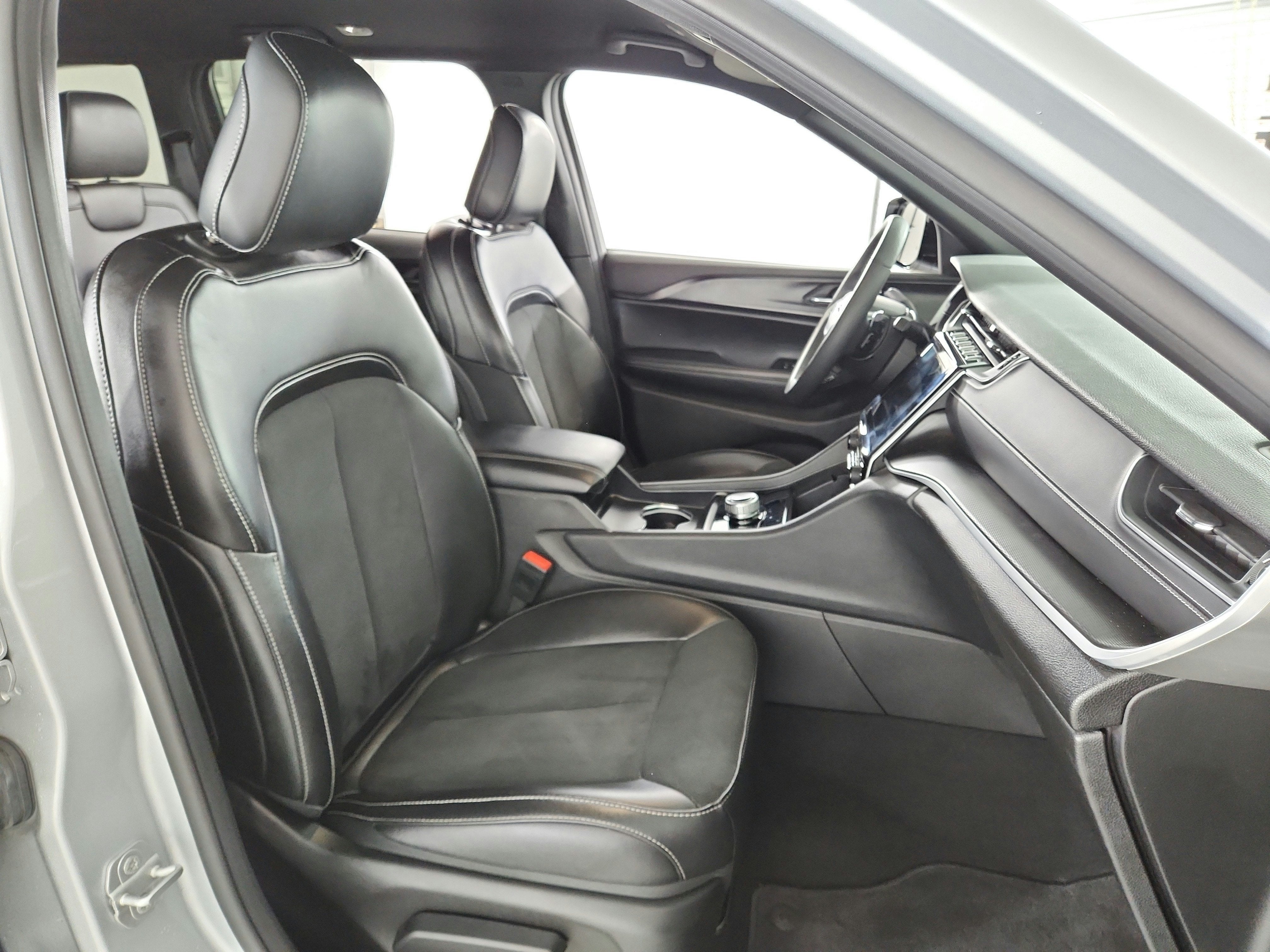 2025 Jeep Grand Cherokee Altitude 4x4