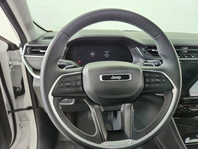 2023 Jeep Grand Cherokee Laredo 4x4