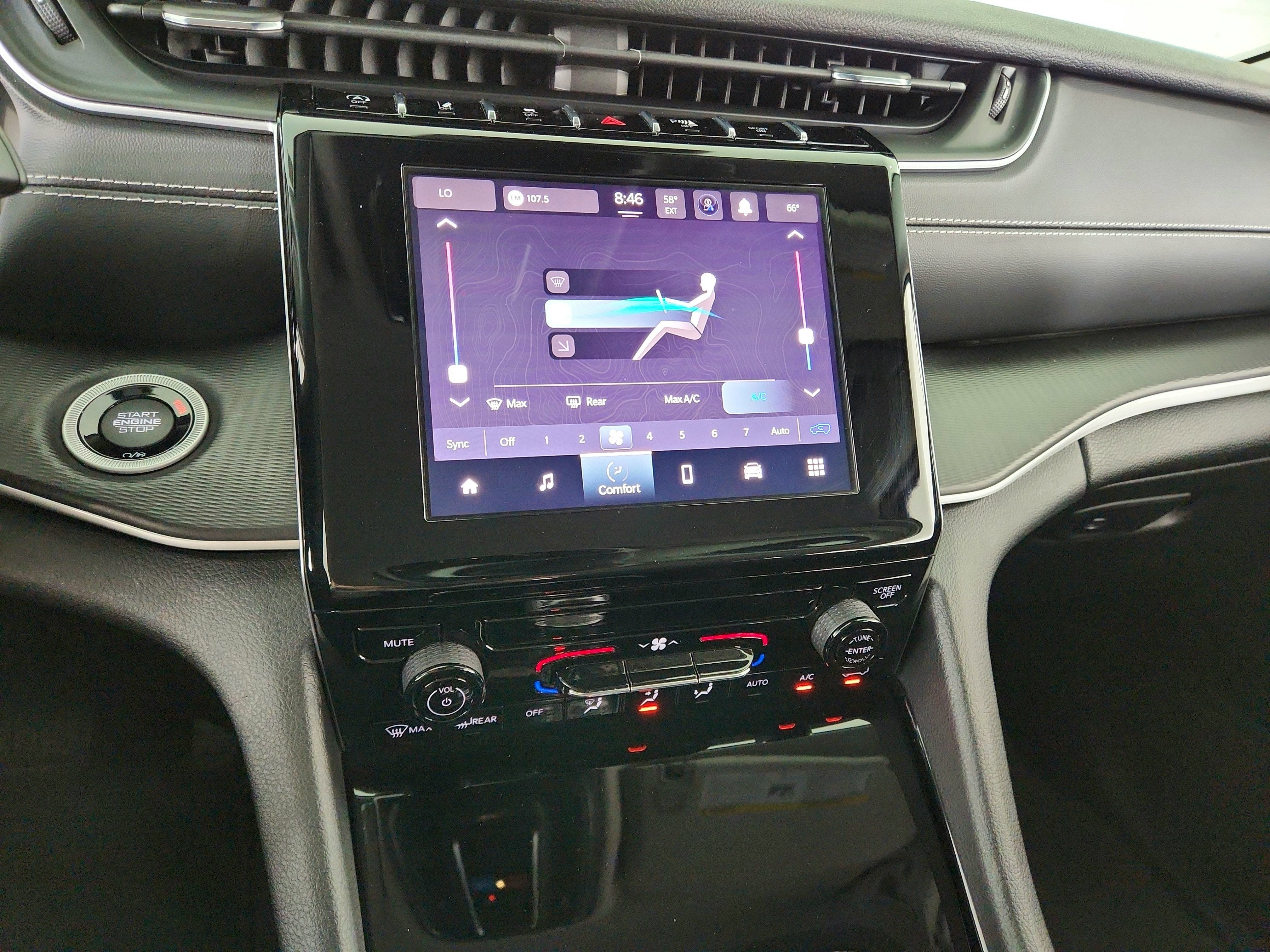 2023 Jeep Grand Cherokee Laredo 4x4
