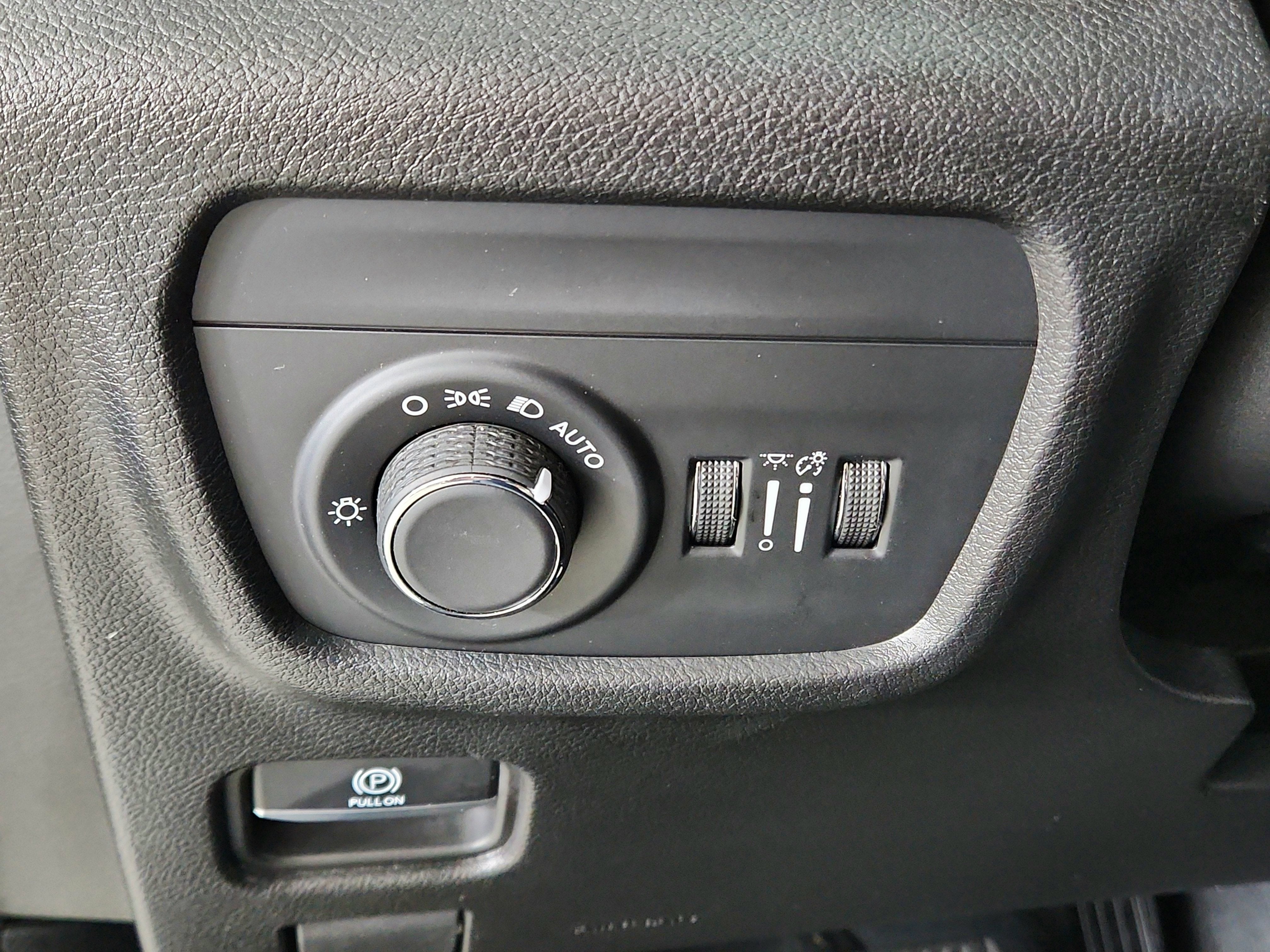 2023 Jeep Grand Cherokee Laredo 4x4