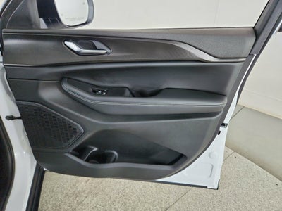2023 Jeep Grand Cherokee Laredo 4x4