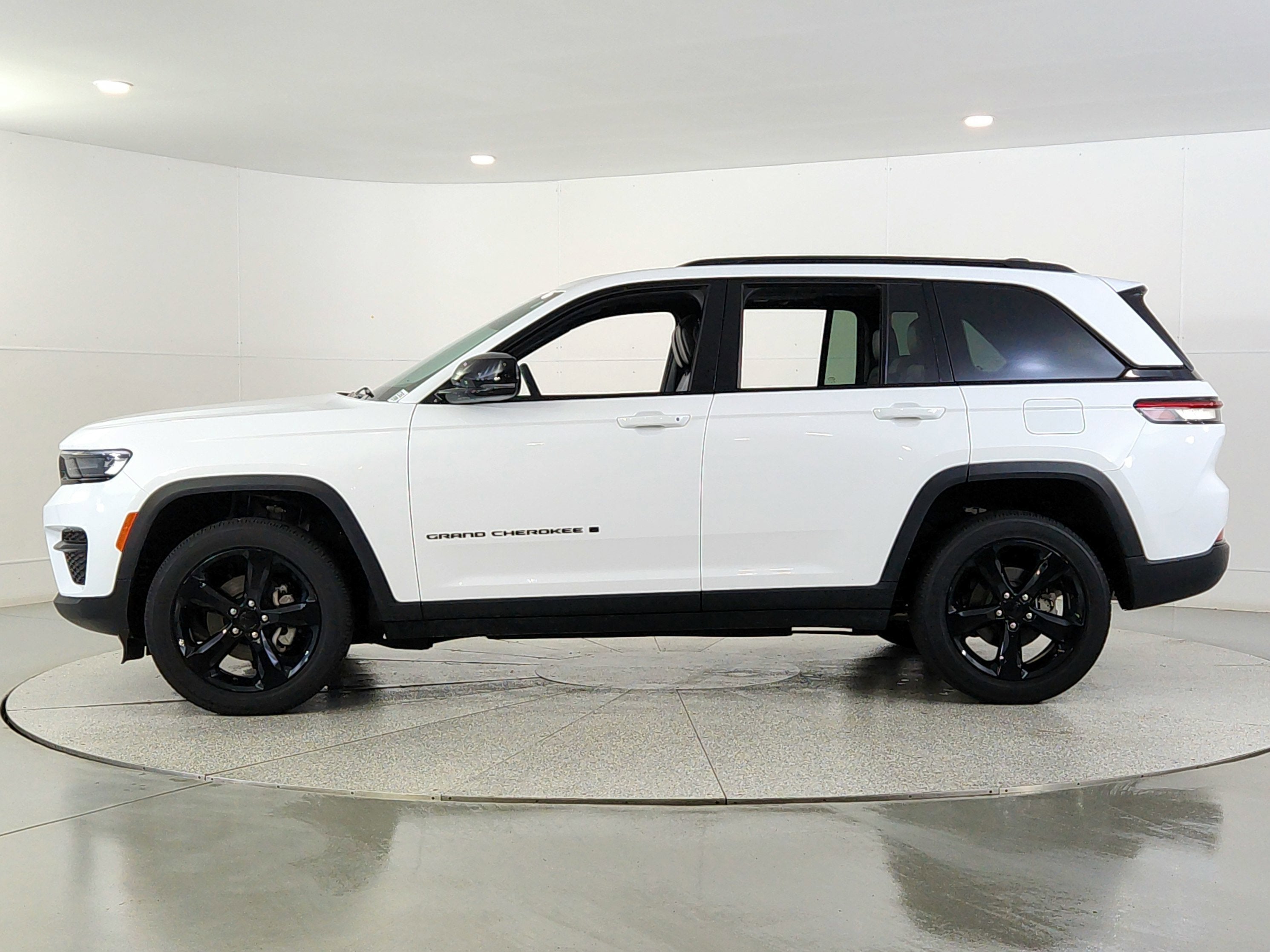 2023 Jeep Grand Cherokee Altitude 4x4