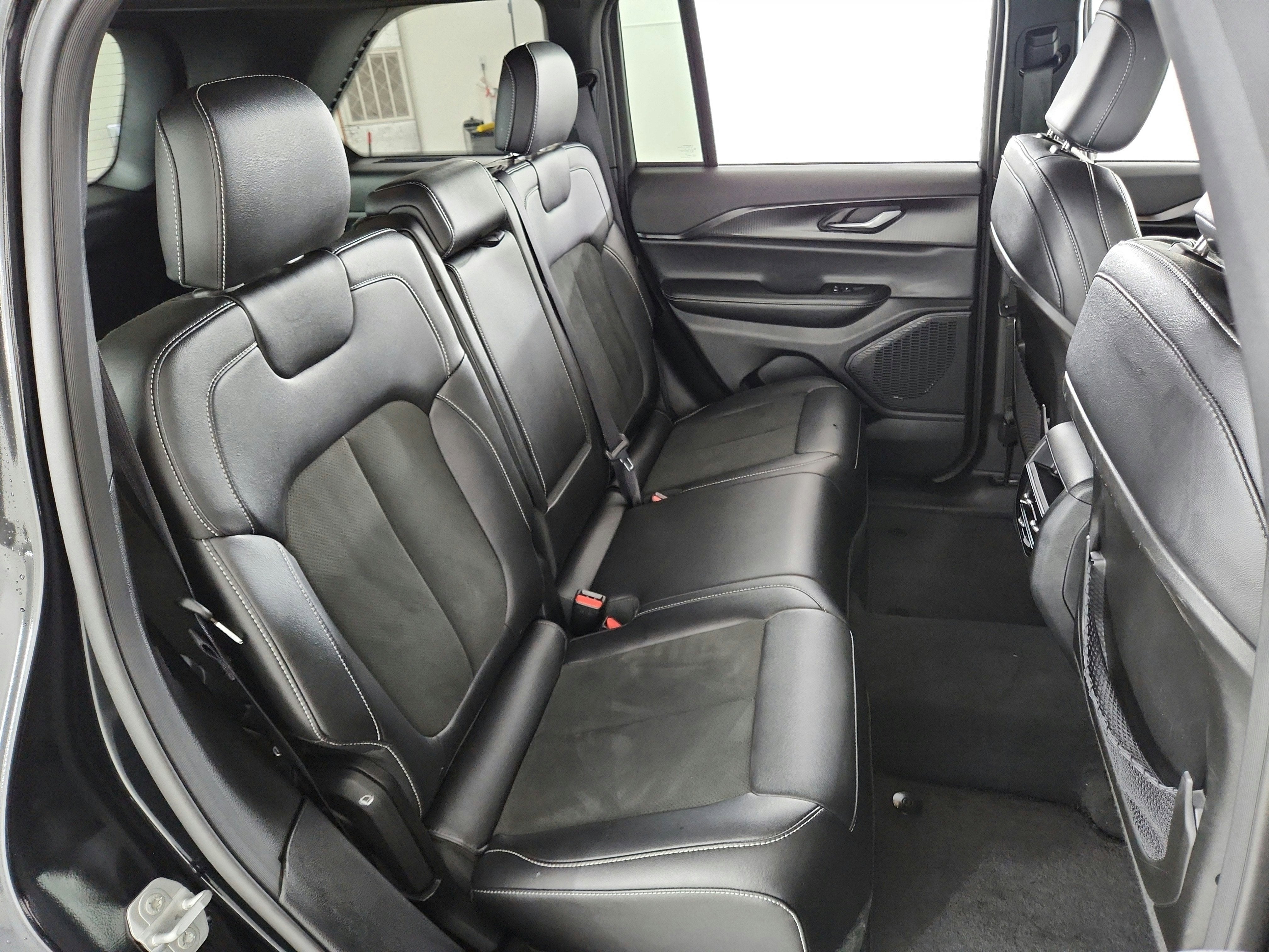 2025 Jeep Grand Cherokee Altitude 4x4