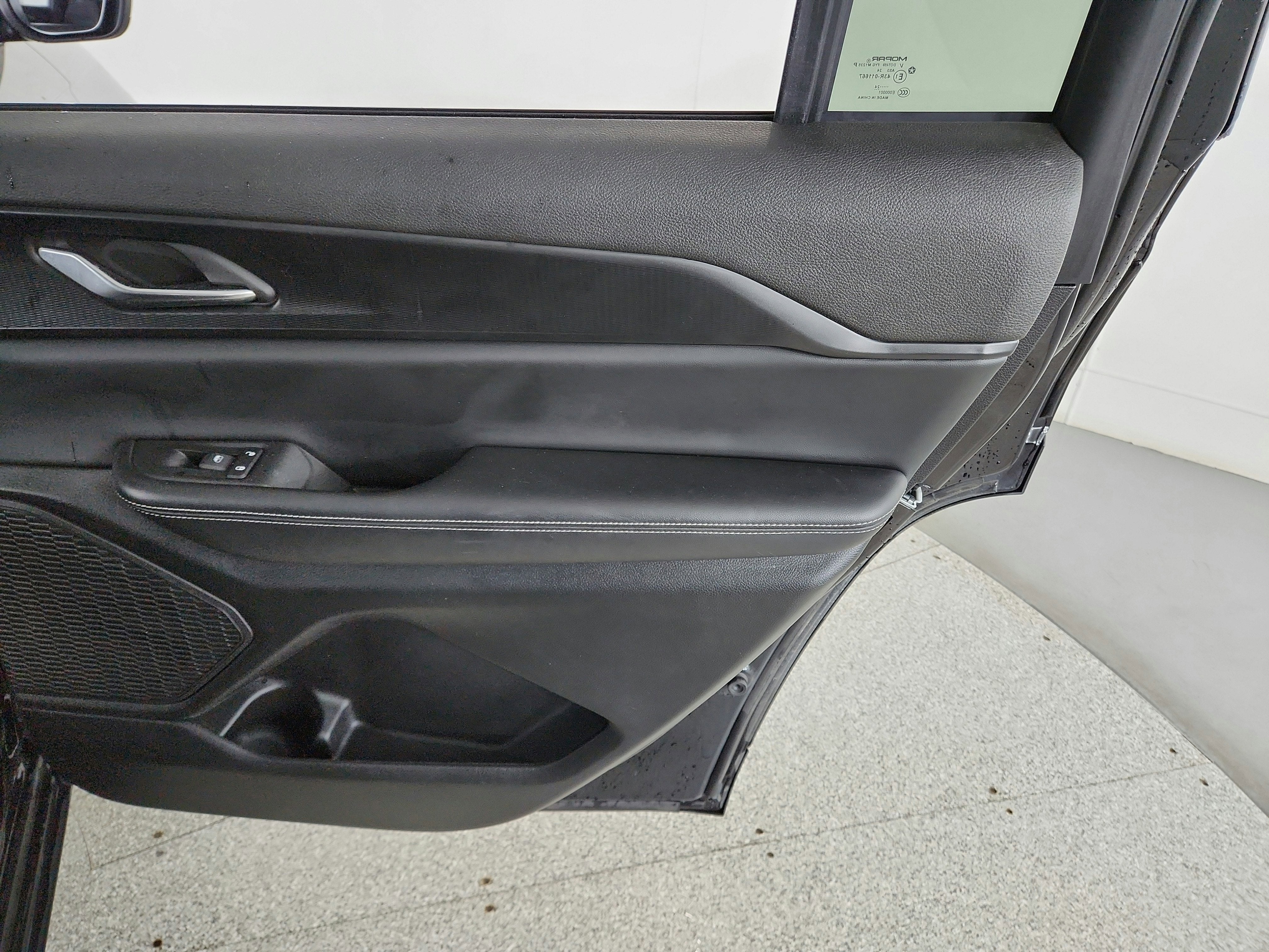 2024 Jeep Grand Cherokee L Laredo 4x2