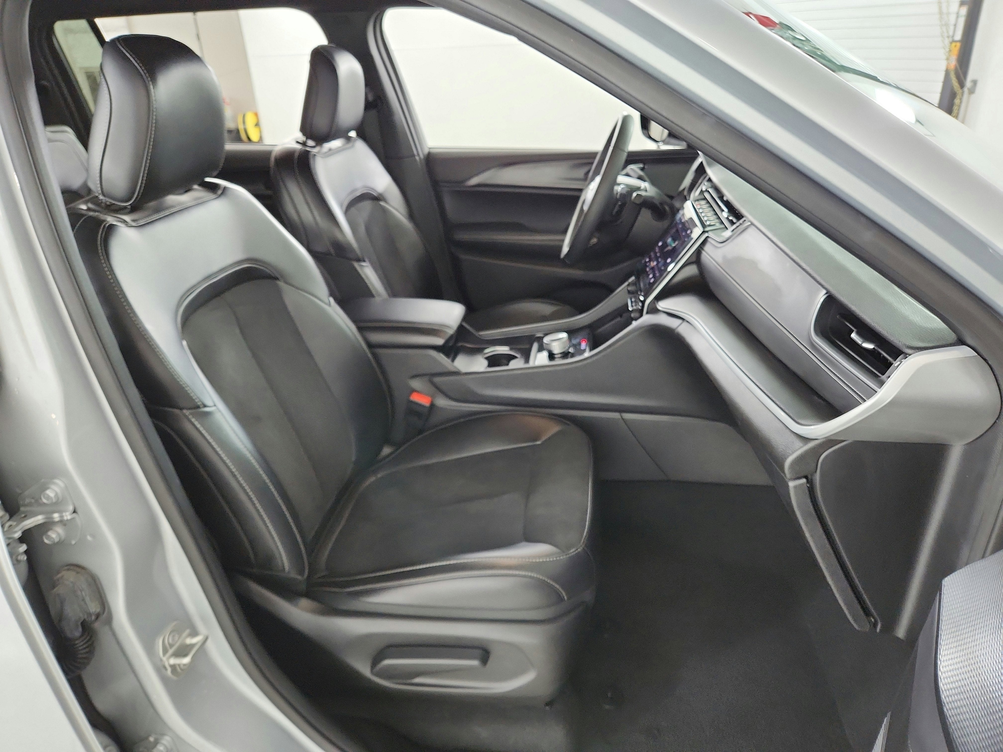 2024 Jeep Grand Cherokee L Altitude 4x4