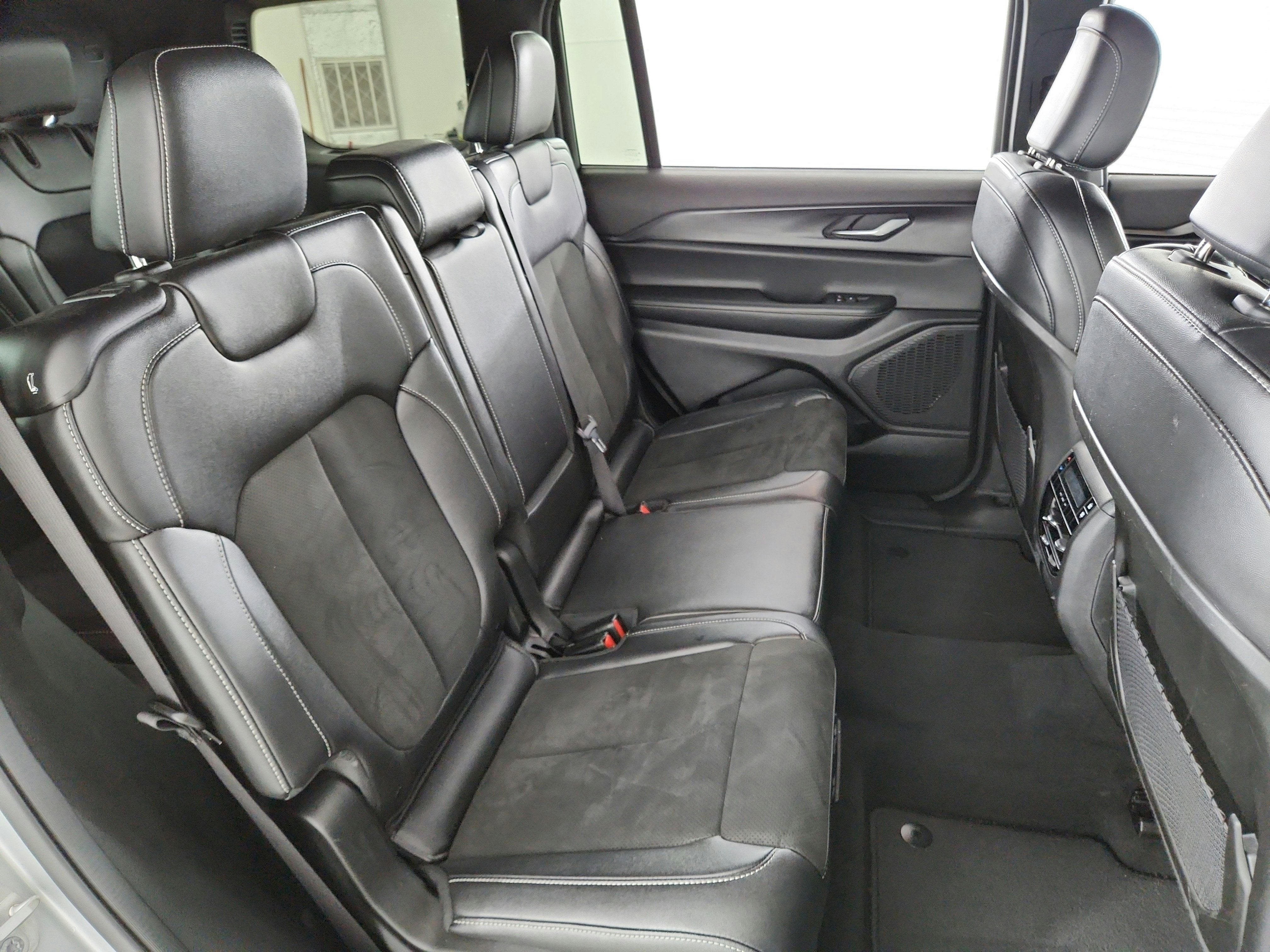 2024 Jeep Grand Cherokee L Altitude 4x4