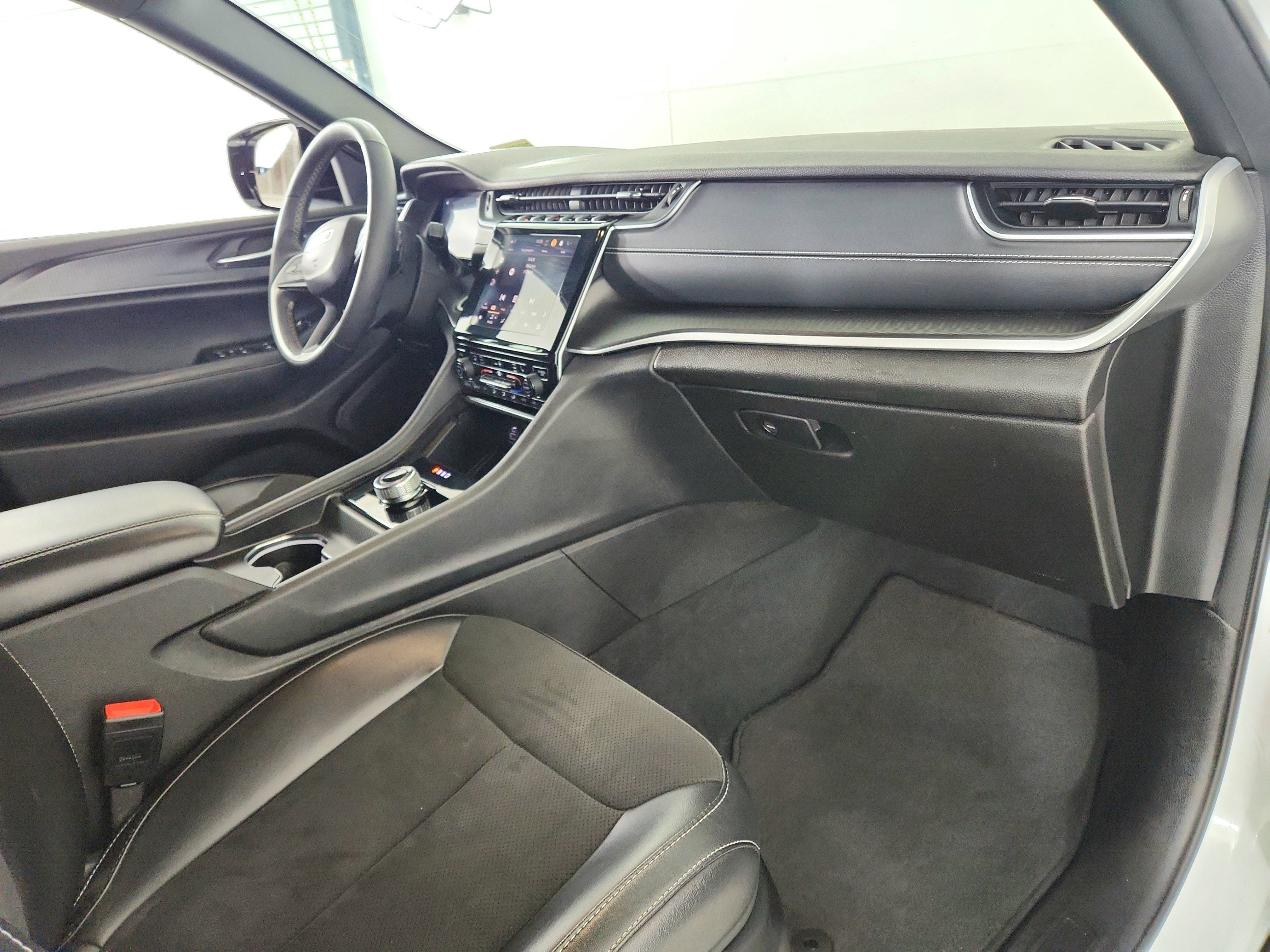 2024 Jeep Grand Cherokee L Altitude 4x4