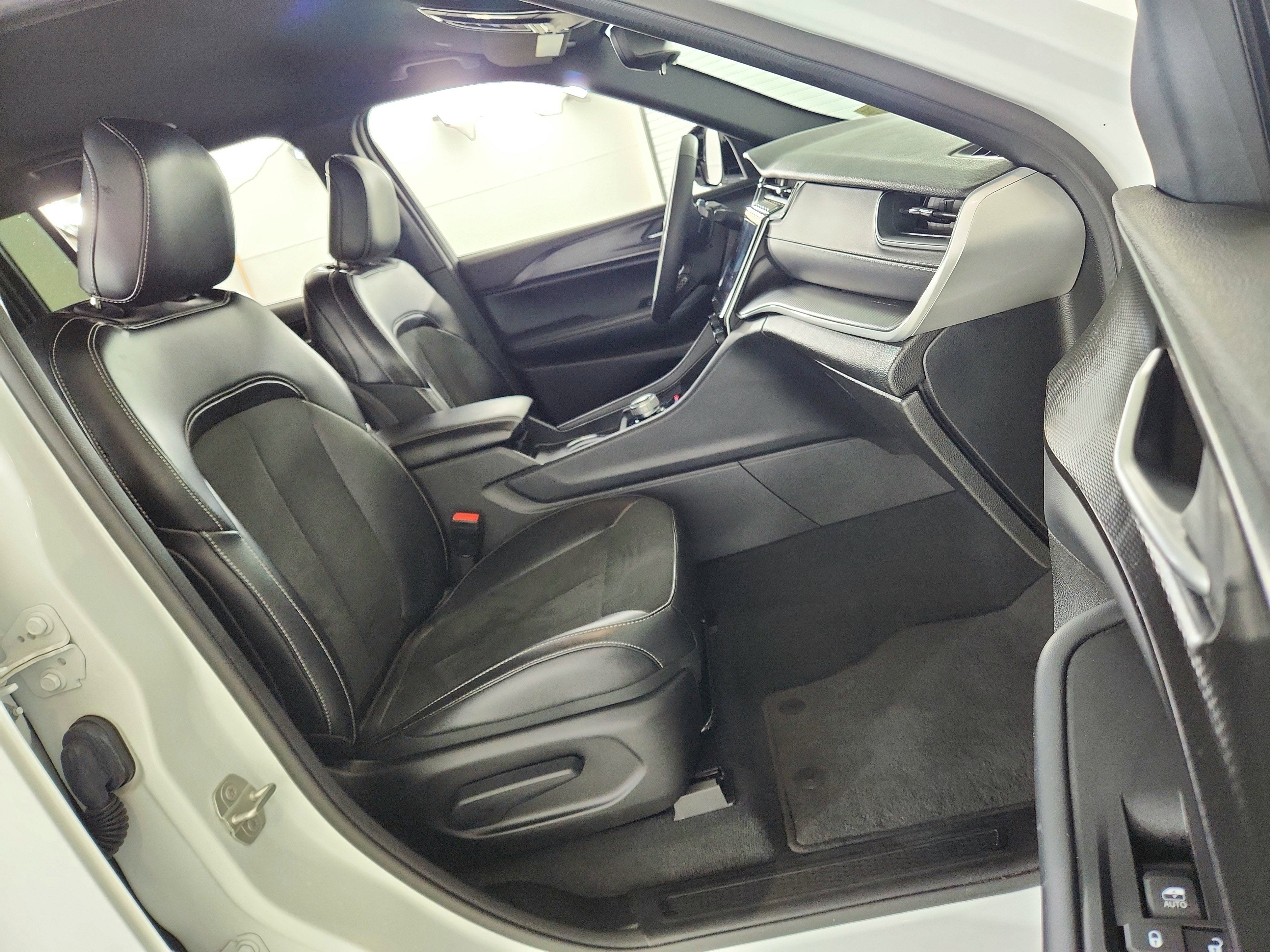 2024 Jeep Grand Cherokee L Altitude 4x4