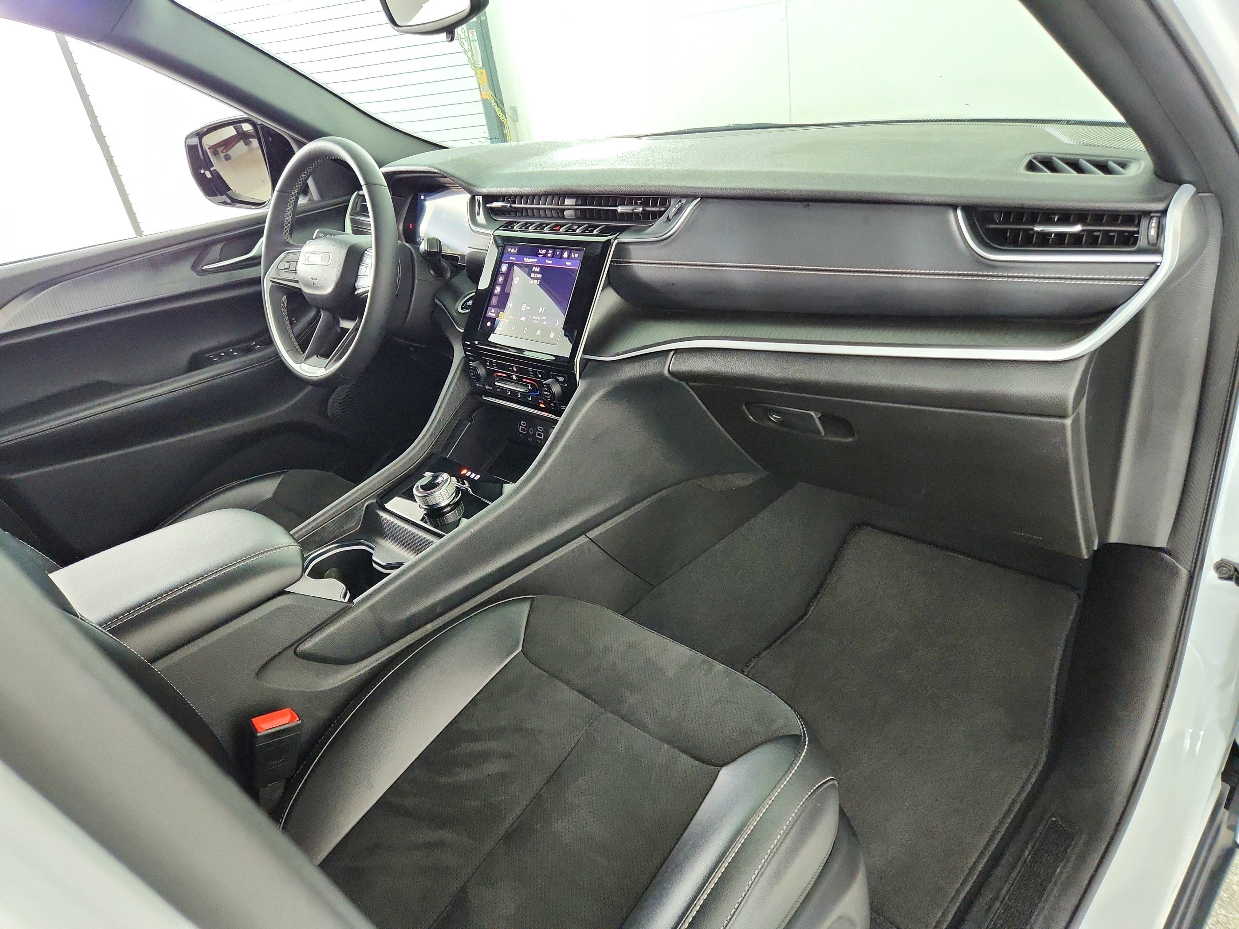 2024 Jeep Grand Cherokee L Altitude 4x4