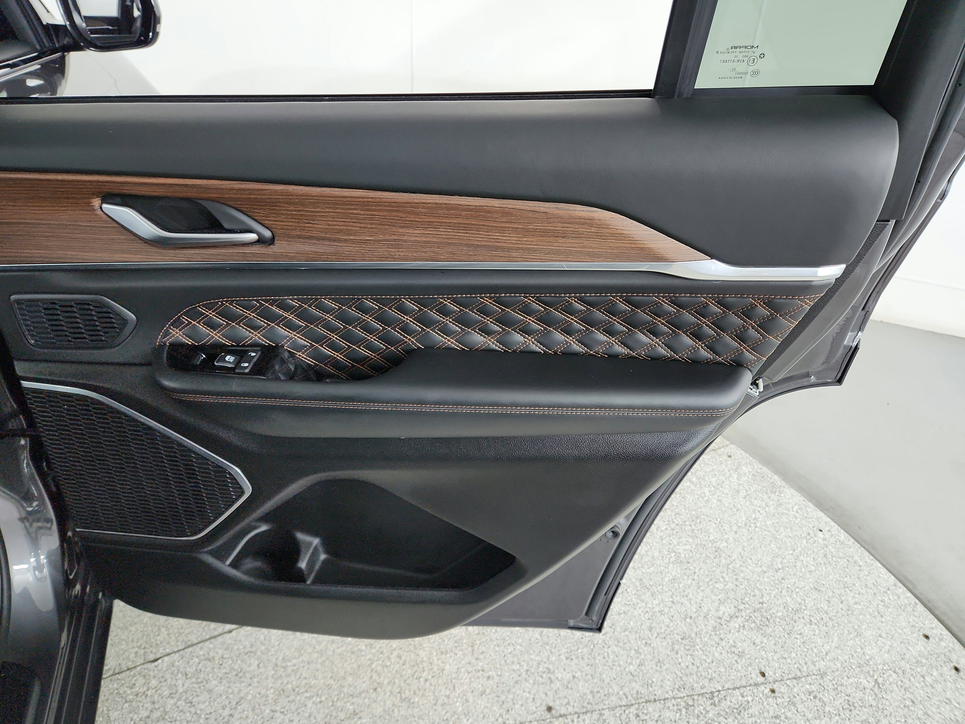 2023 Jeep Grand Cherokee L Summit 4x4