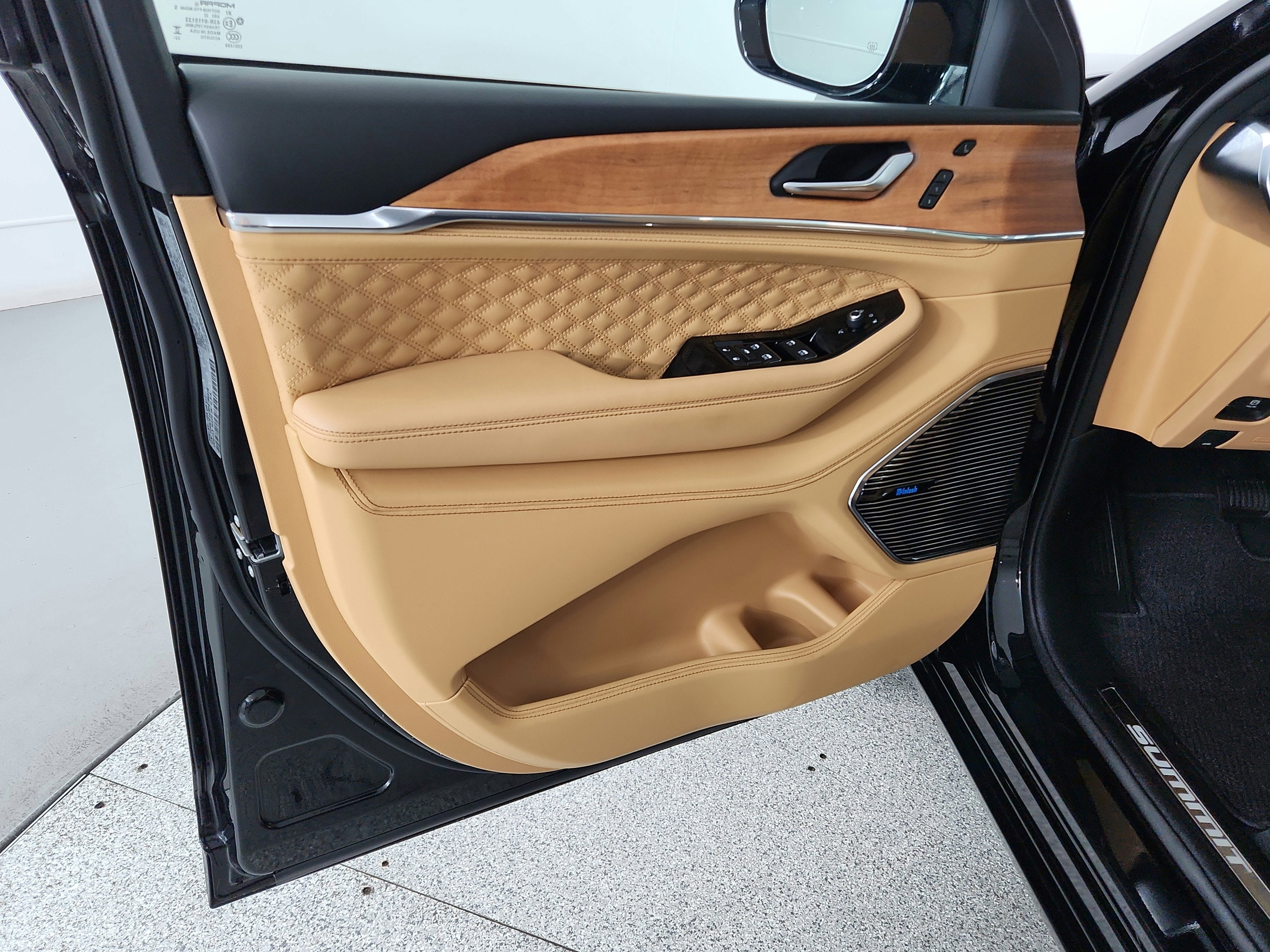 2023 Jeep Grand Cherokee L Summit Reserve 4x4