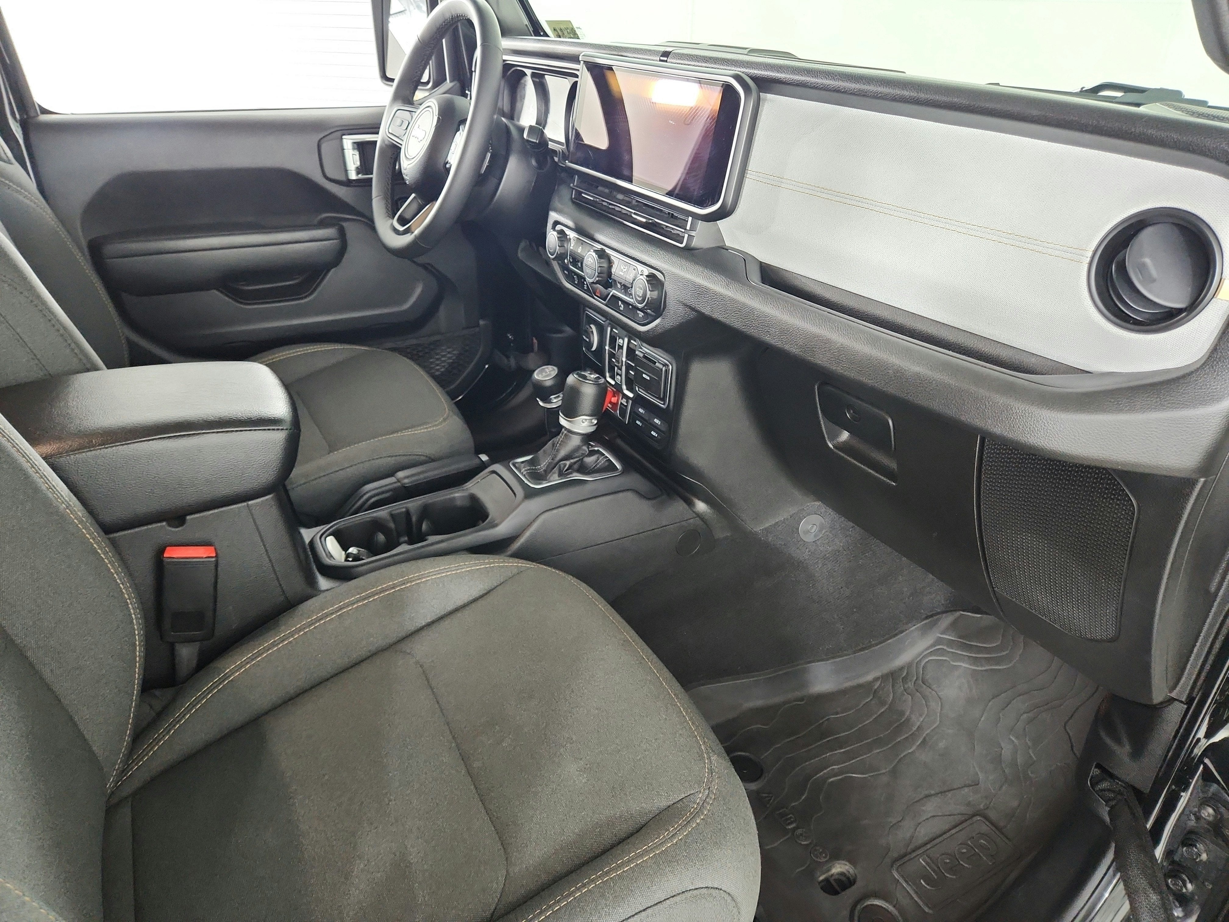 2025 Jeep Wrangler 4-Door Willys 4x4