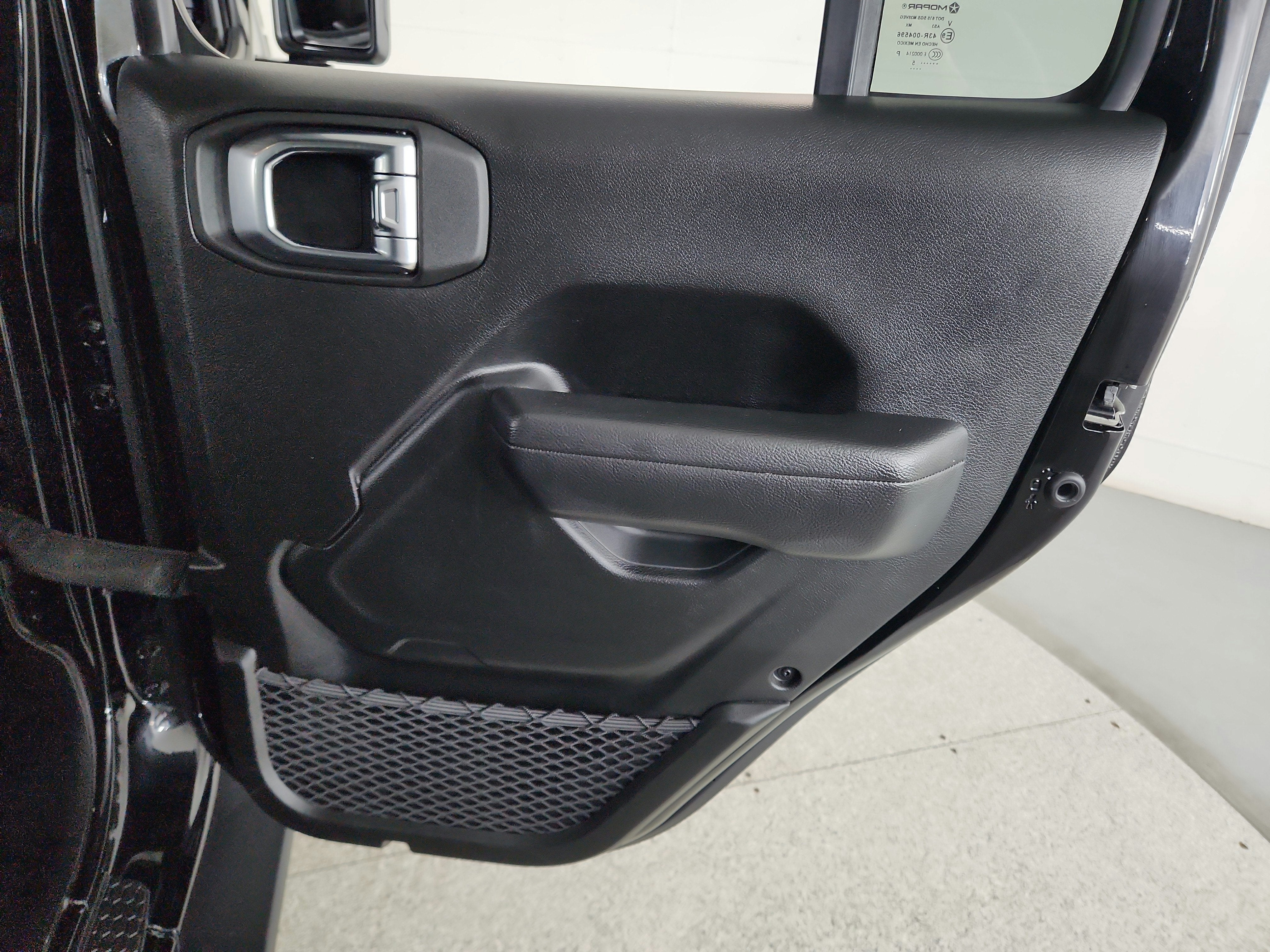 2025 Jeep Wrangler 4-Door Willys 4x4