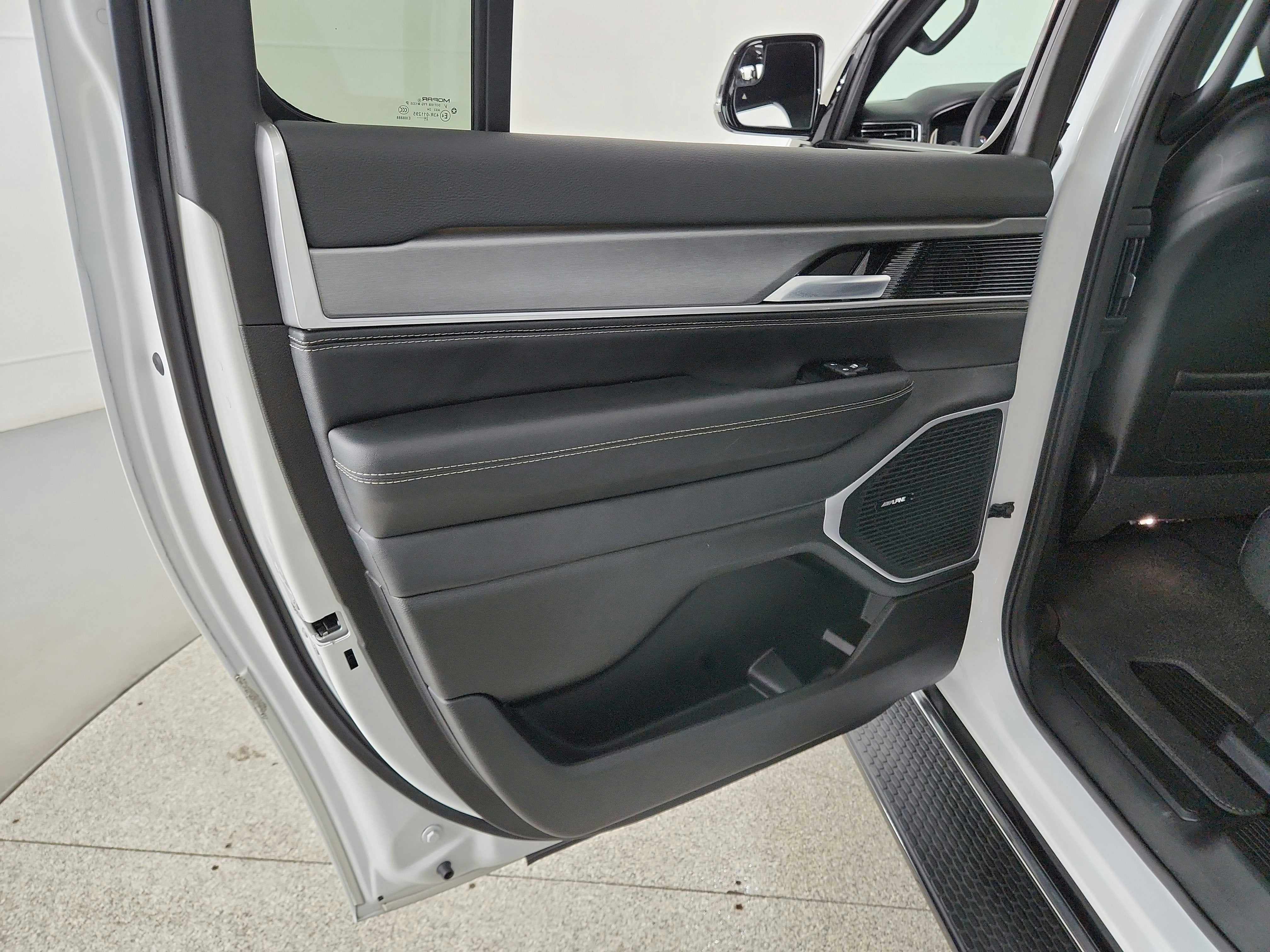 2025 Jeep Wagoneer L Series II 4x4