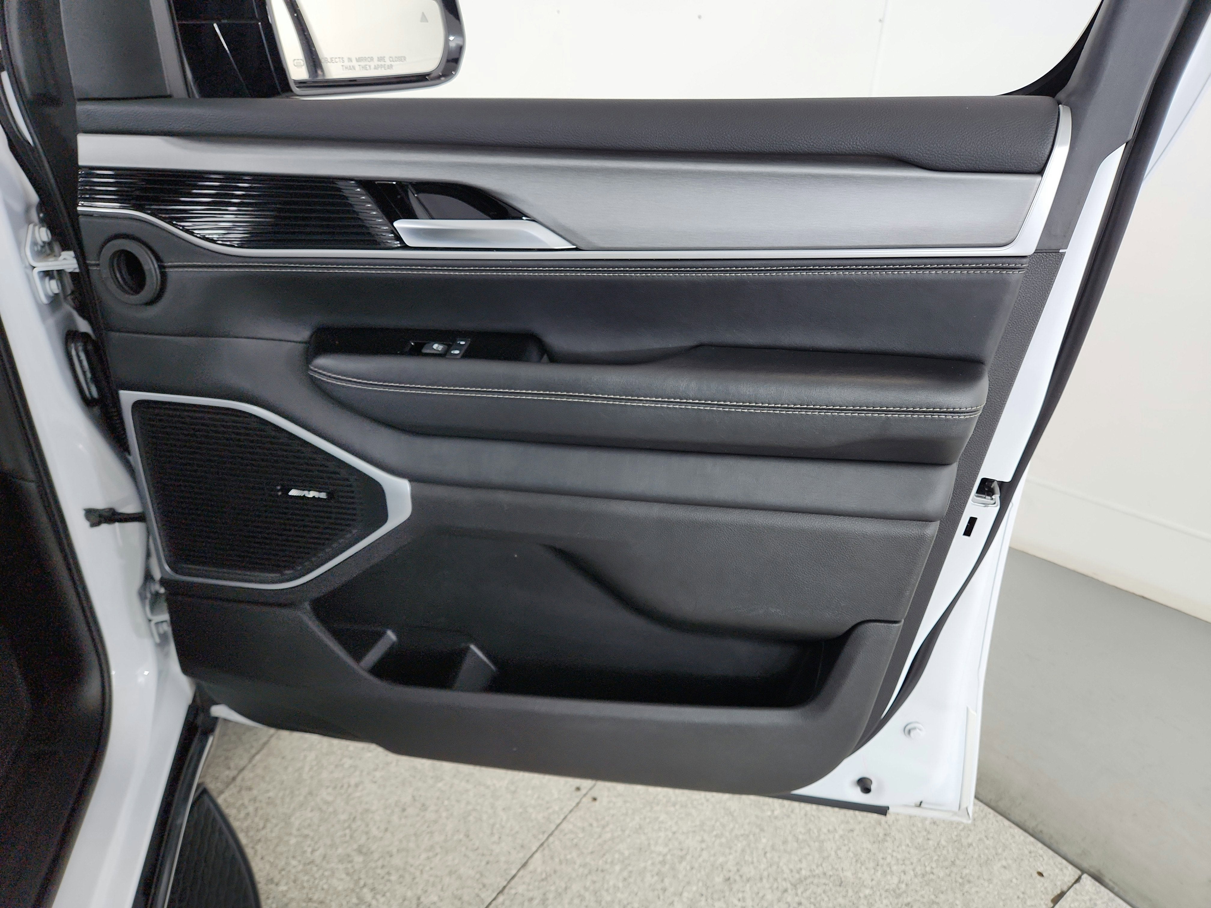 2025 Jeep Wagoneer L Series II 4x4