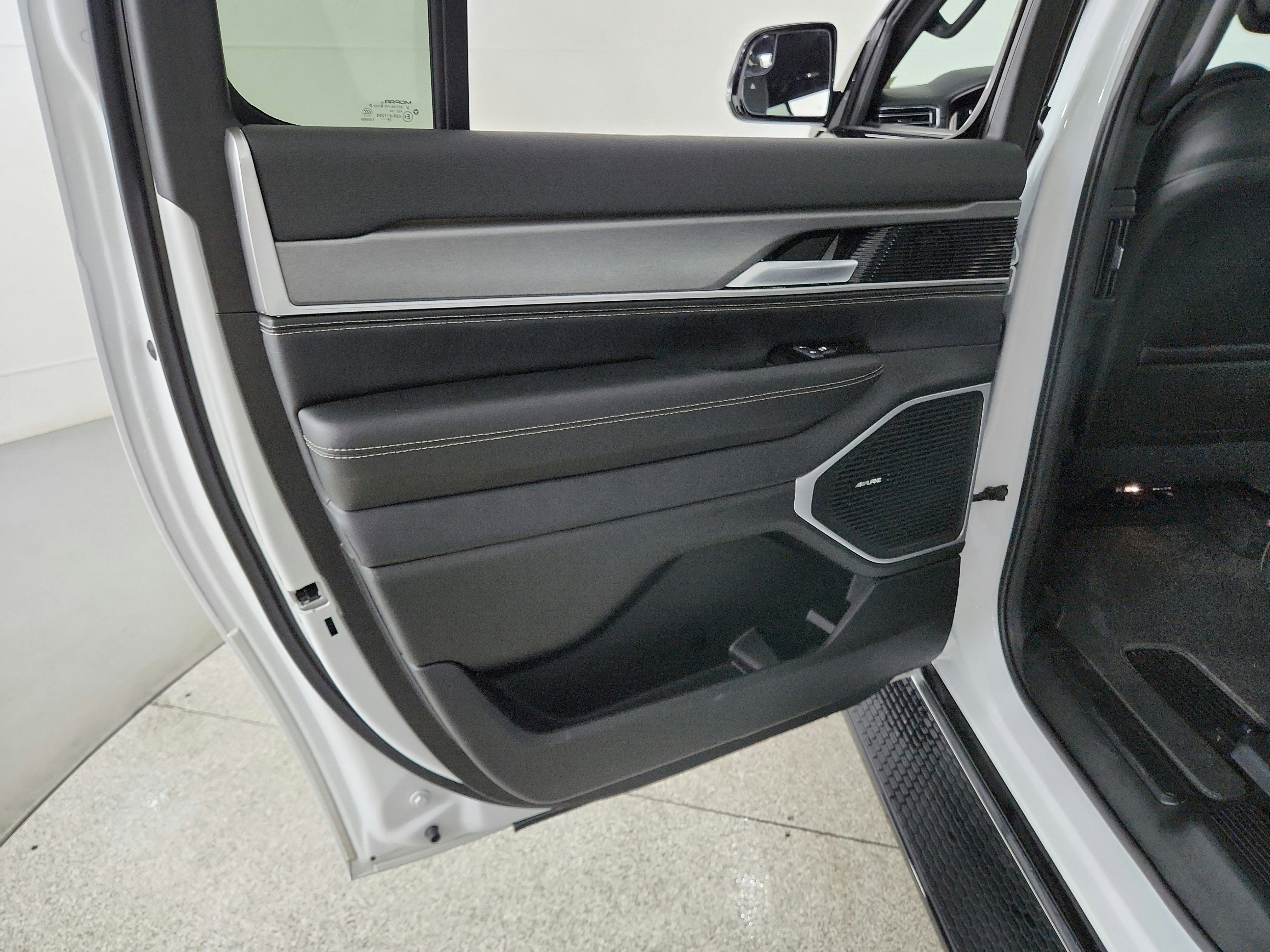 2025 Jeep Wagoneer L Series II 4x4