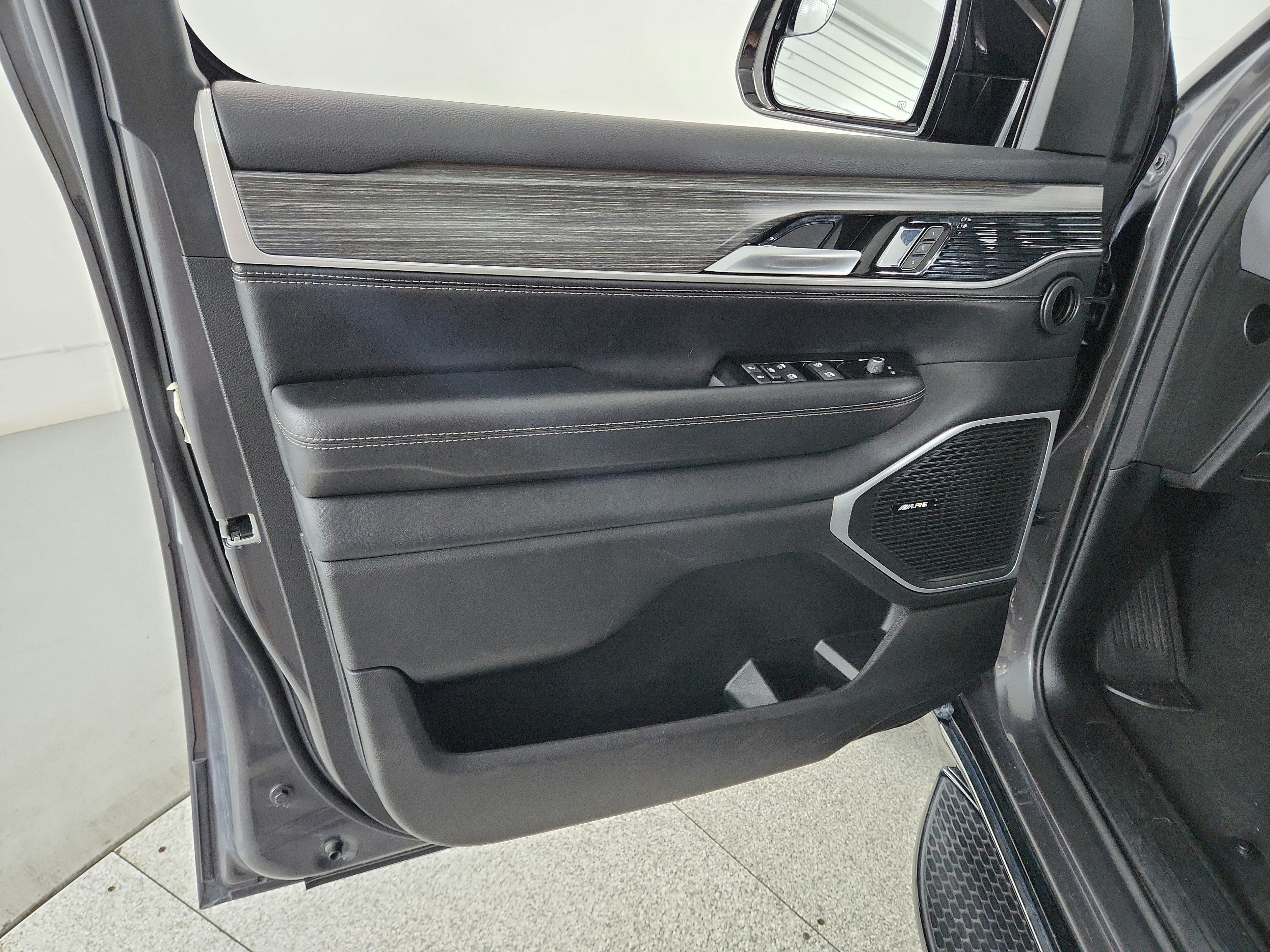 2024 Jeep Wagoneer L Series II 4x4