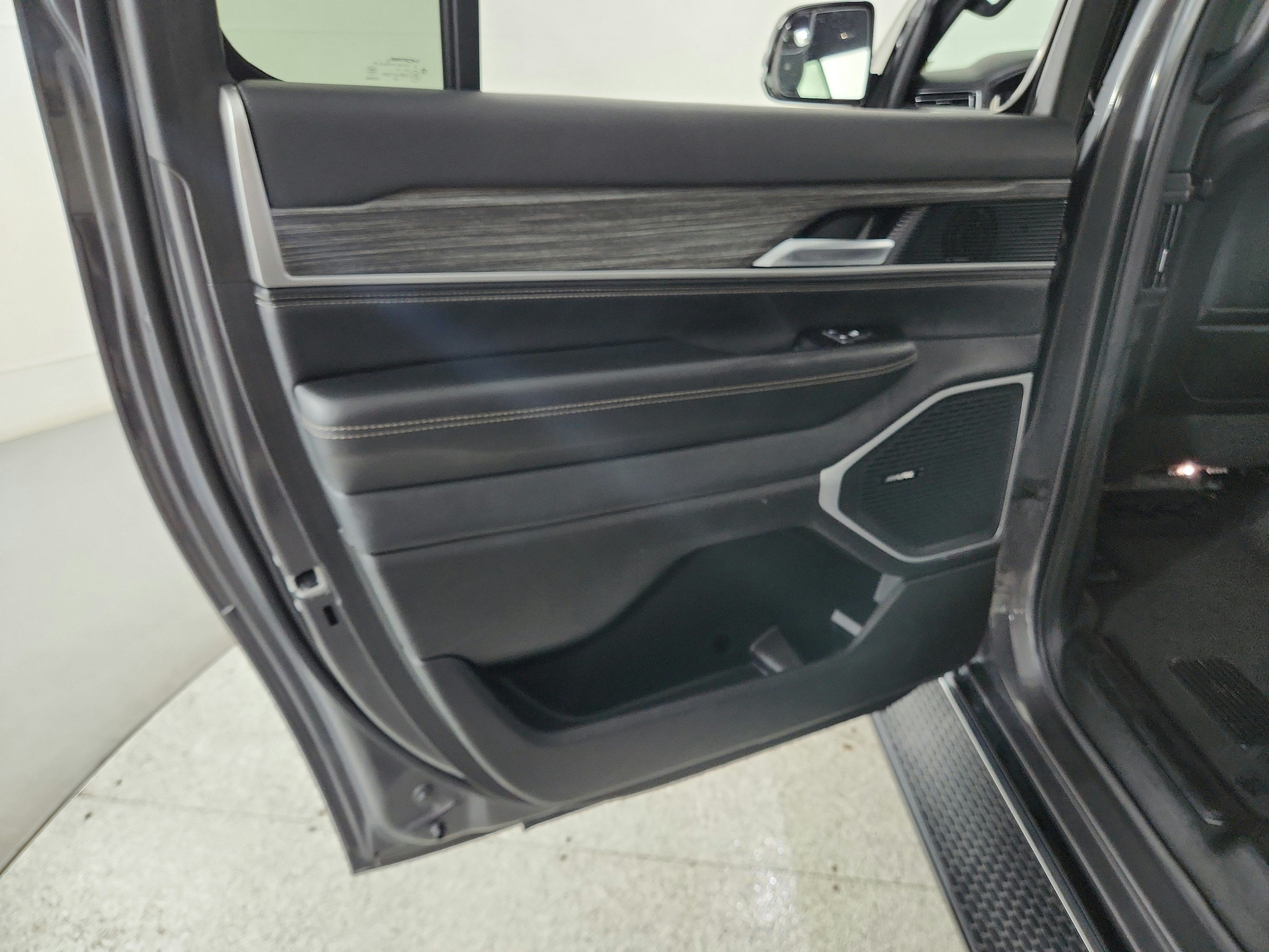 2024 Jeep Wagoneer L Series II 4x4