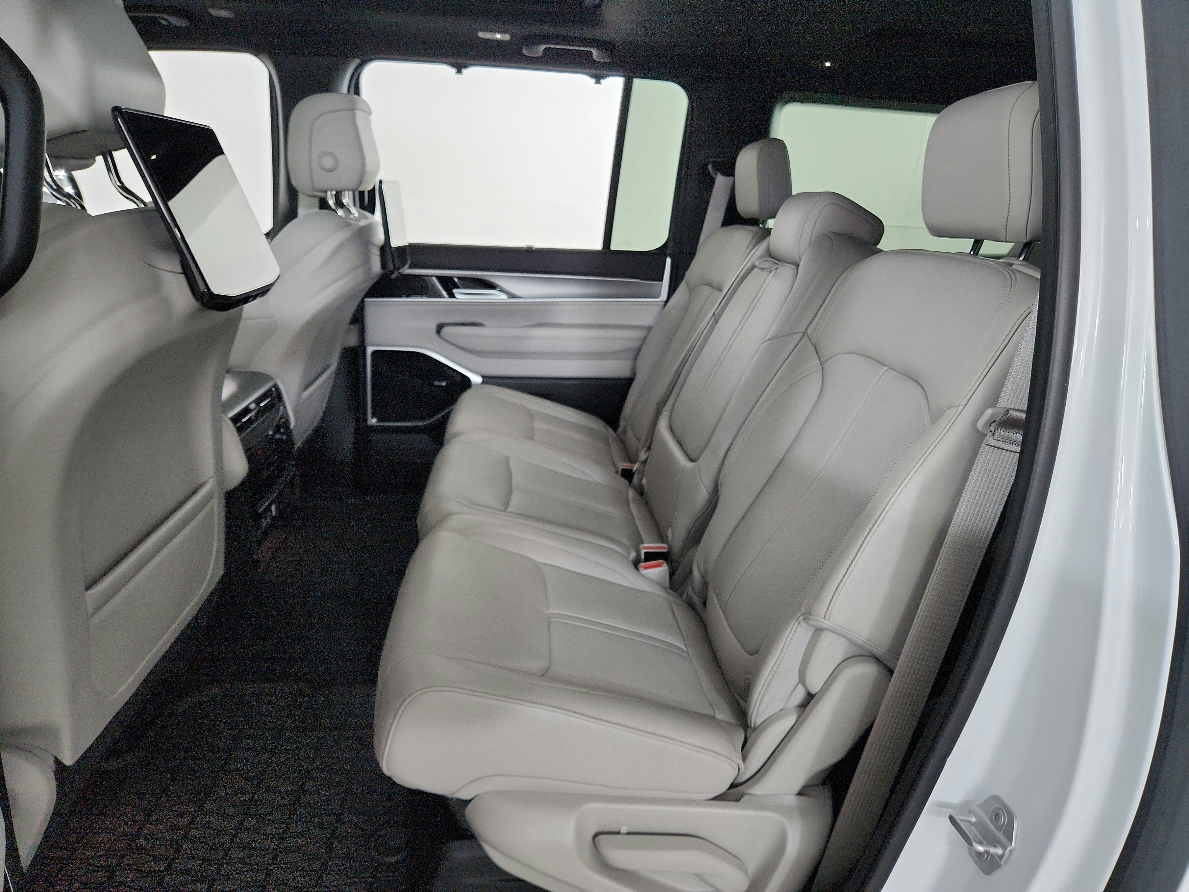 2025 Jeep Wagoneer L Series III 4x4