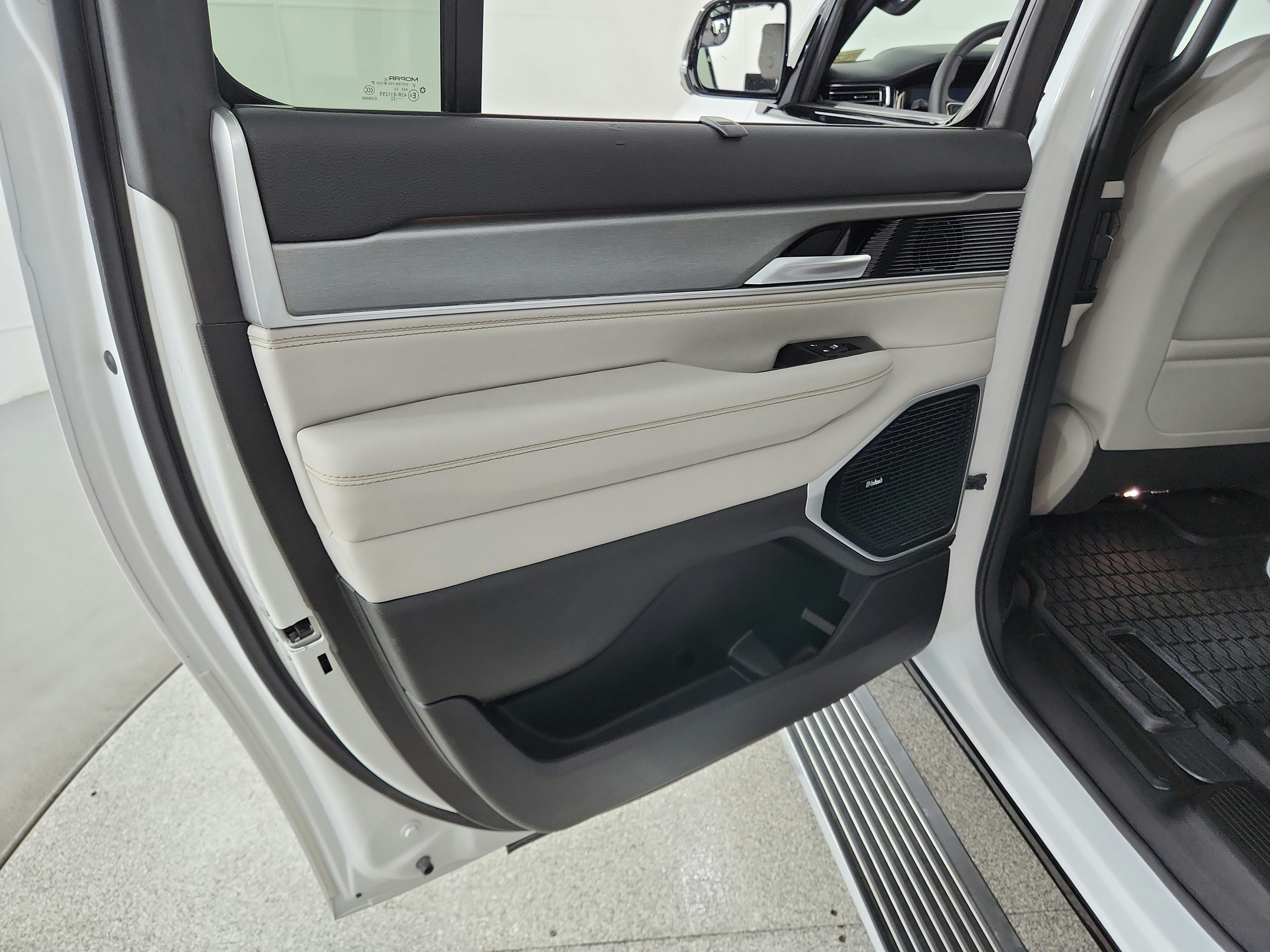 2025 Jeep Wagoneer L Series III 4x4