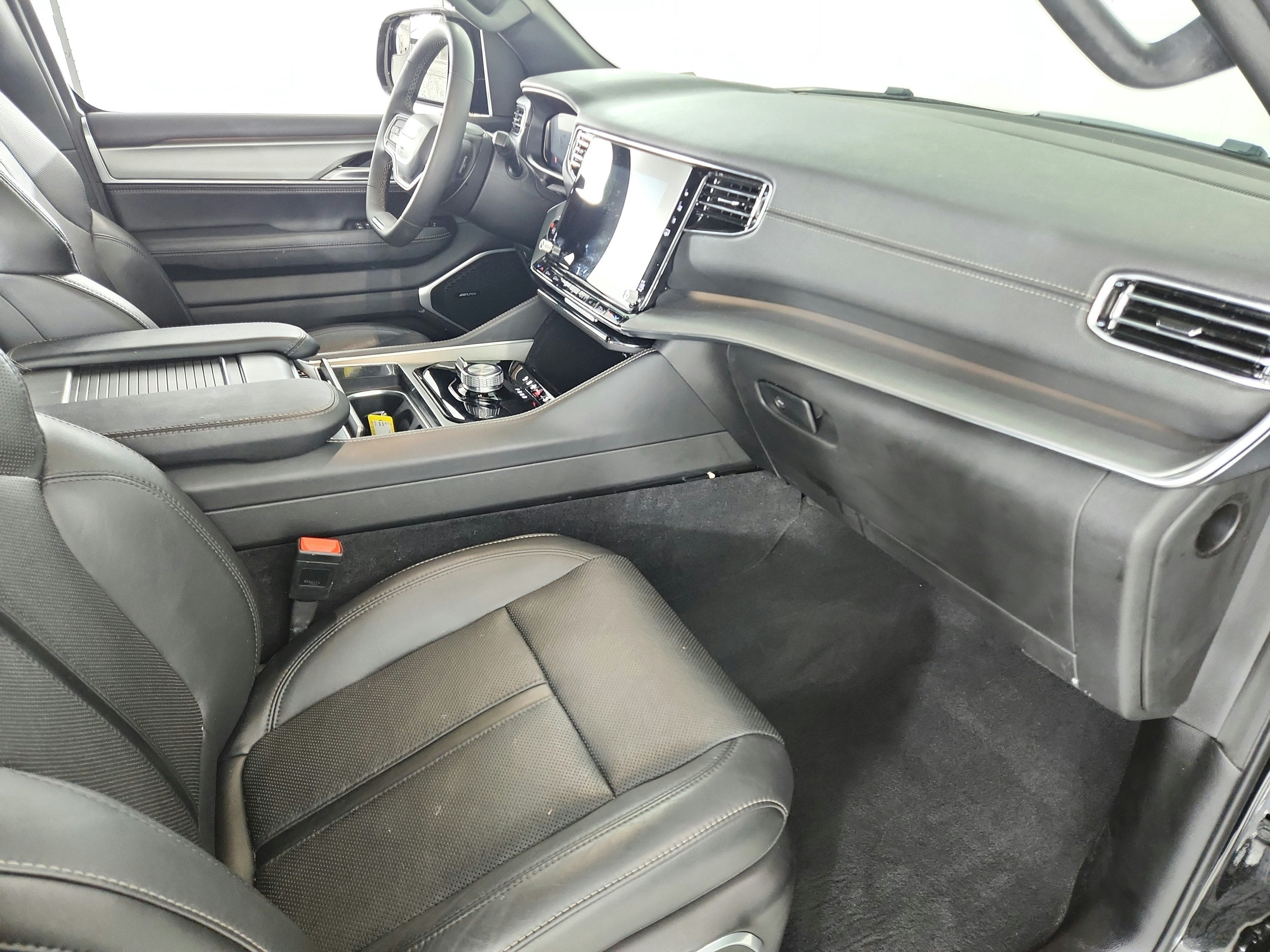 2024 Jeep Wagoneer Series II Carbide 4x4