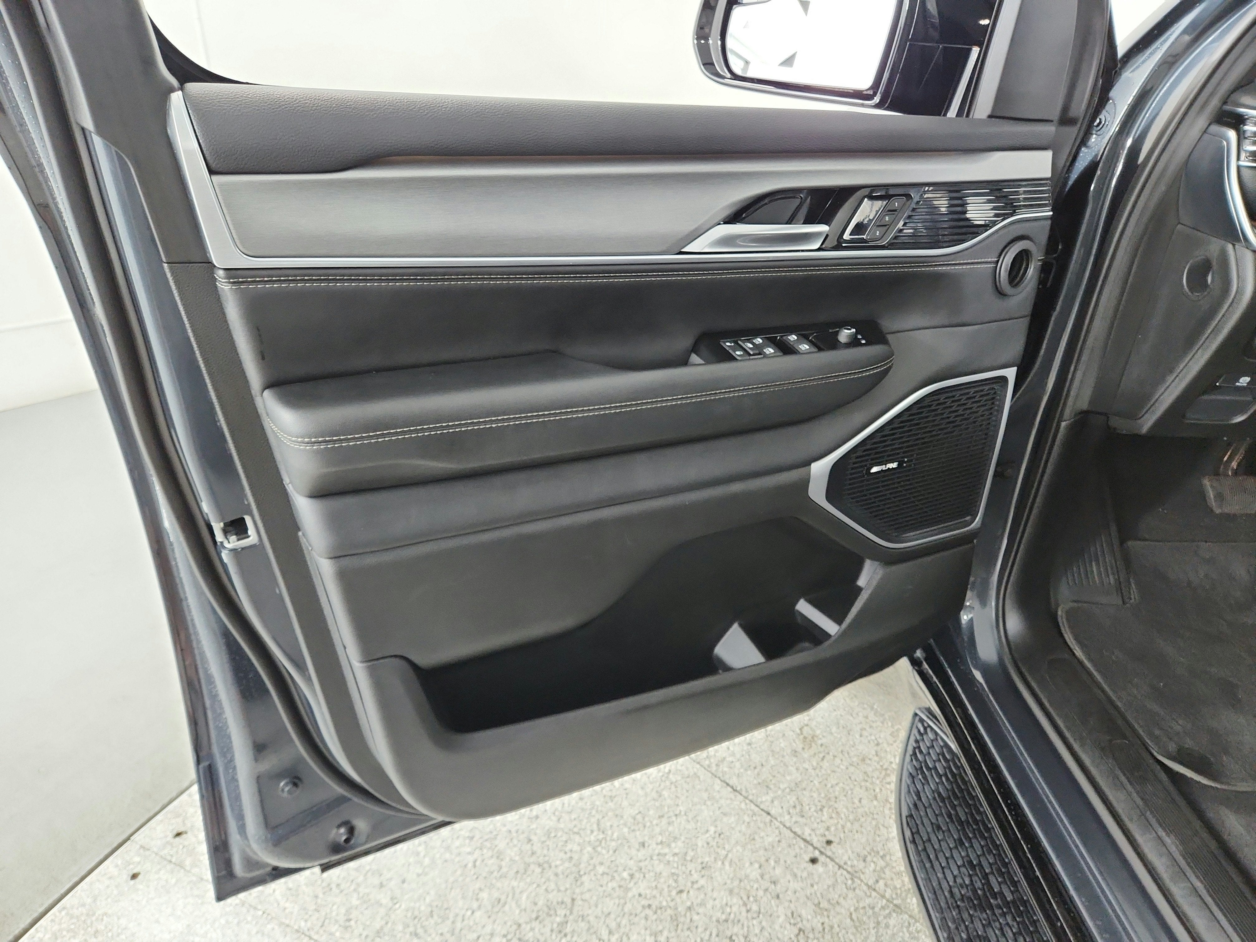 2024 Jeep Wagoneer Series II Carbide 4x4