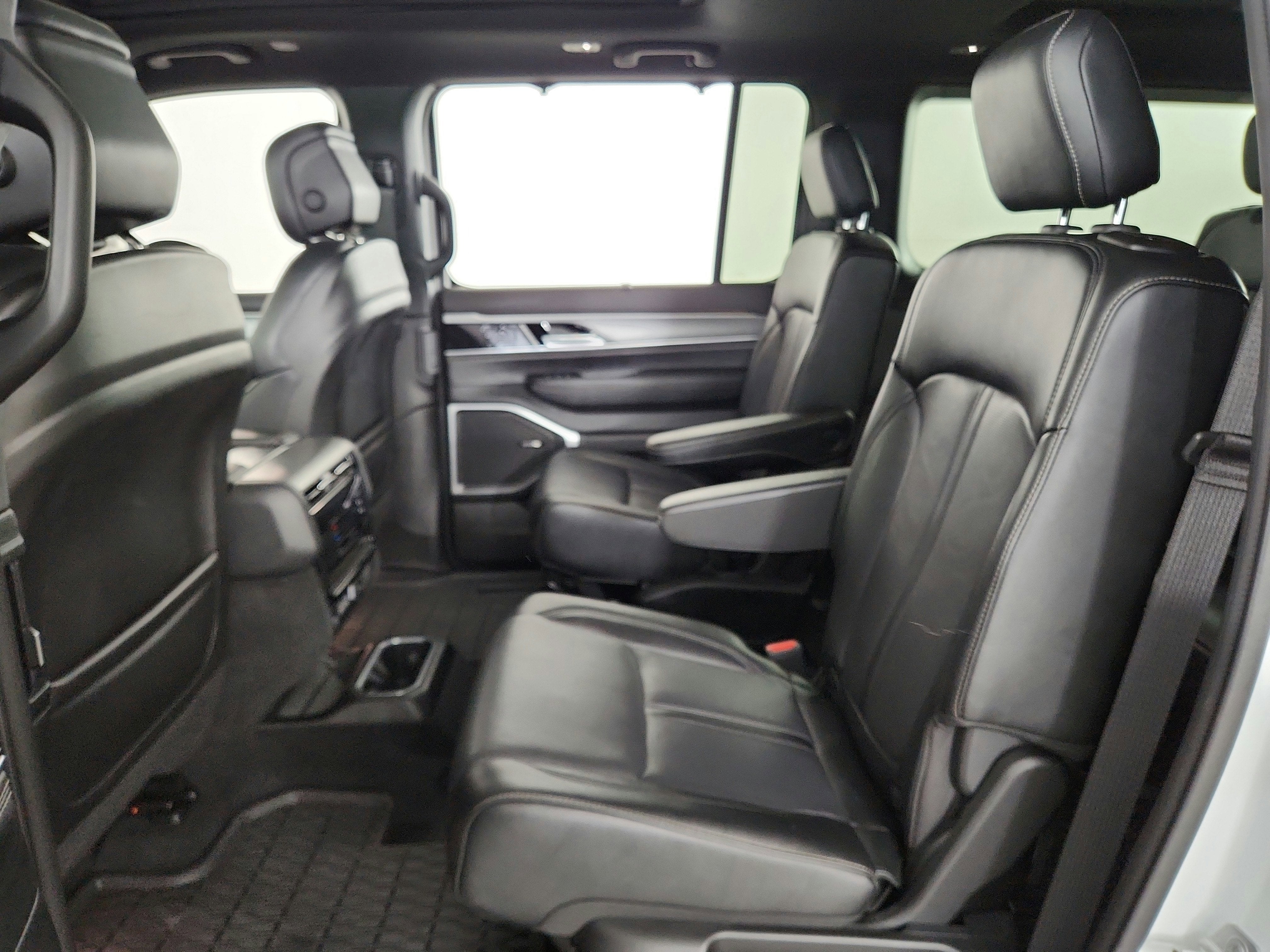 2024 Jeep Wagoneer Series II Carbide 4x4