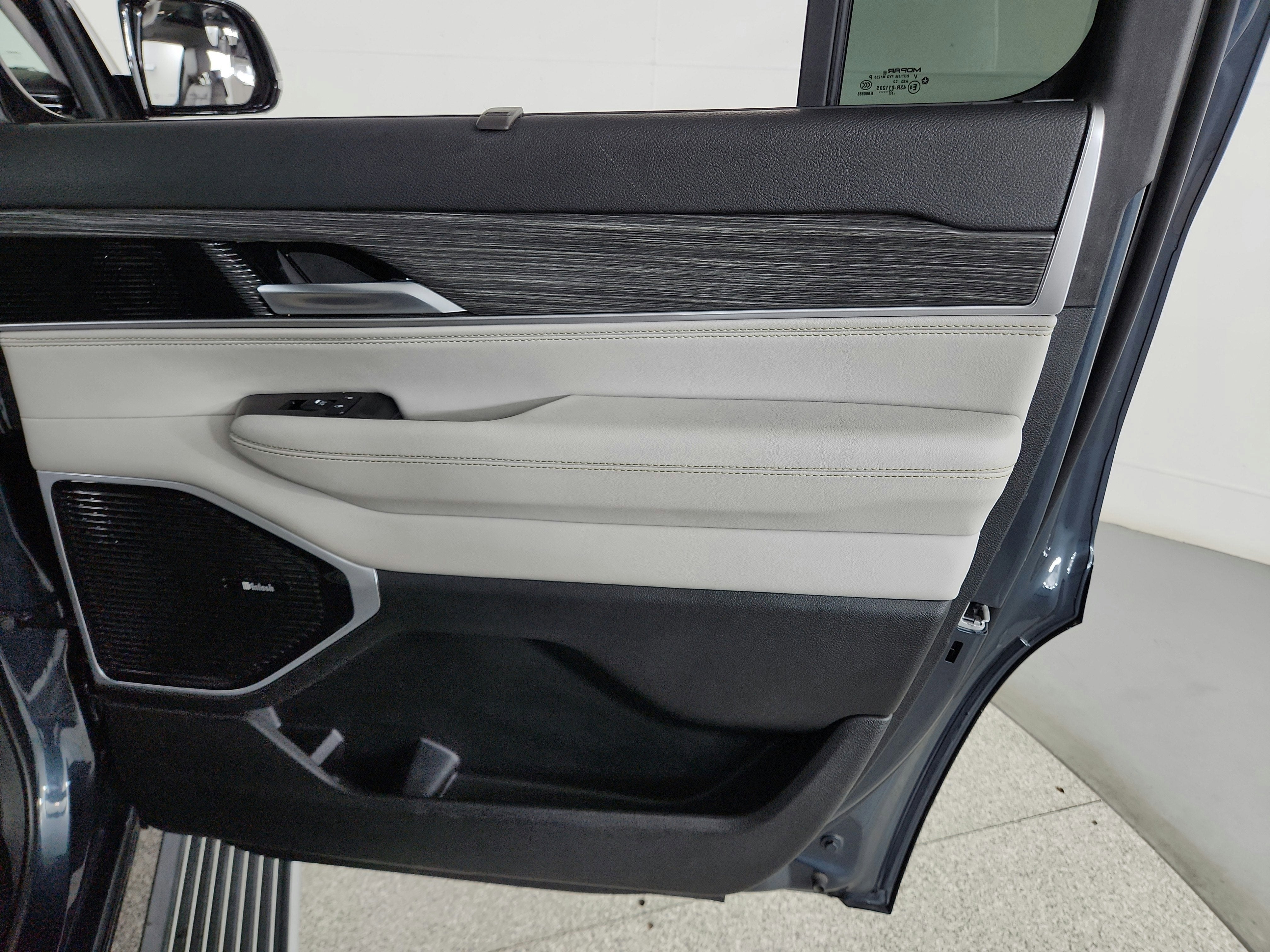 2023 Jeep Wagoneer Series III 4x4