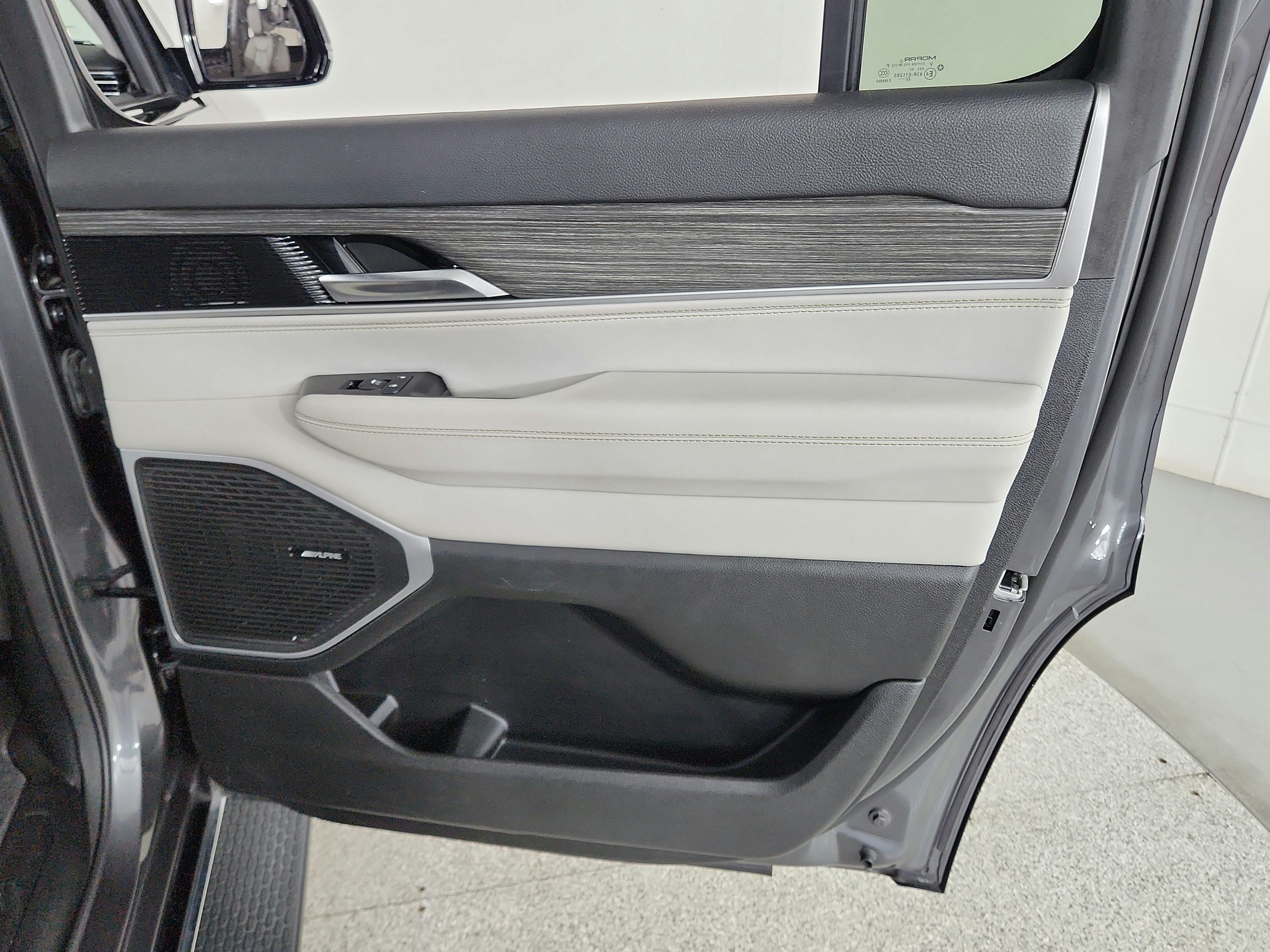 2023 Jeep Wagoneer Series III 4x4