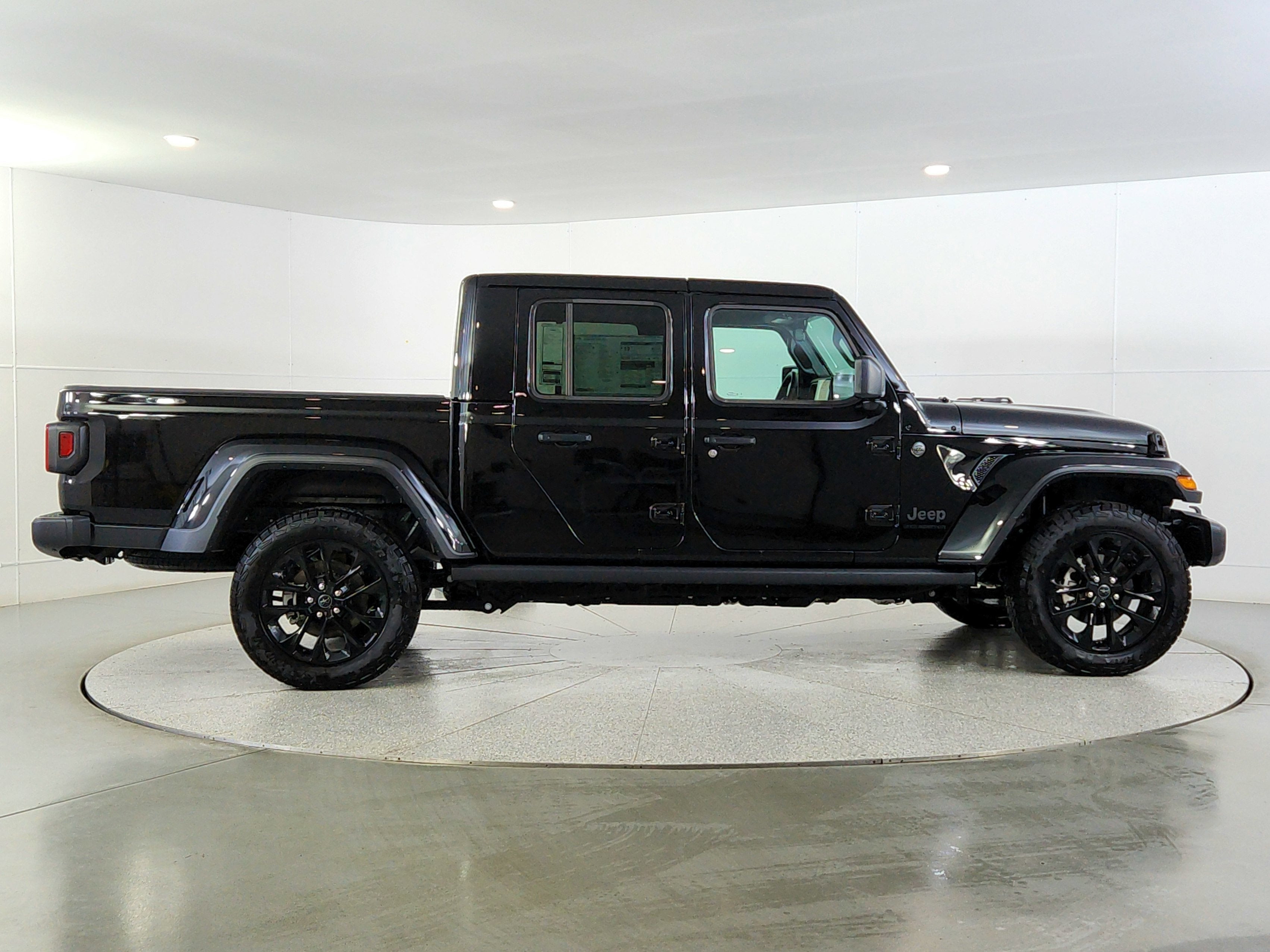 2024 Jeep Gladiator Nighthawk
