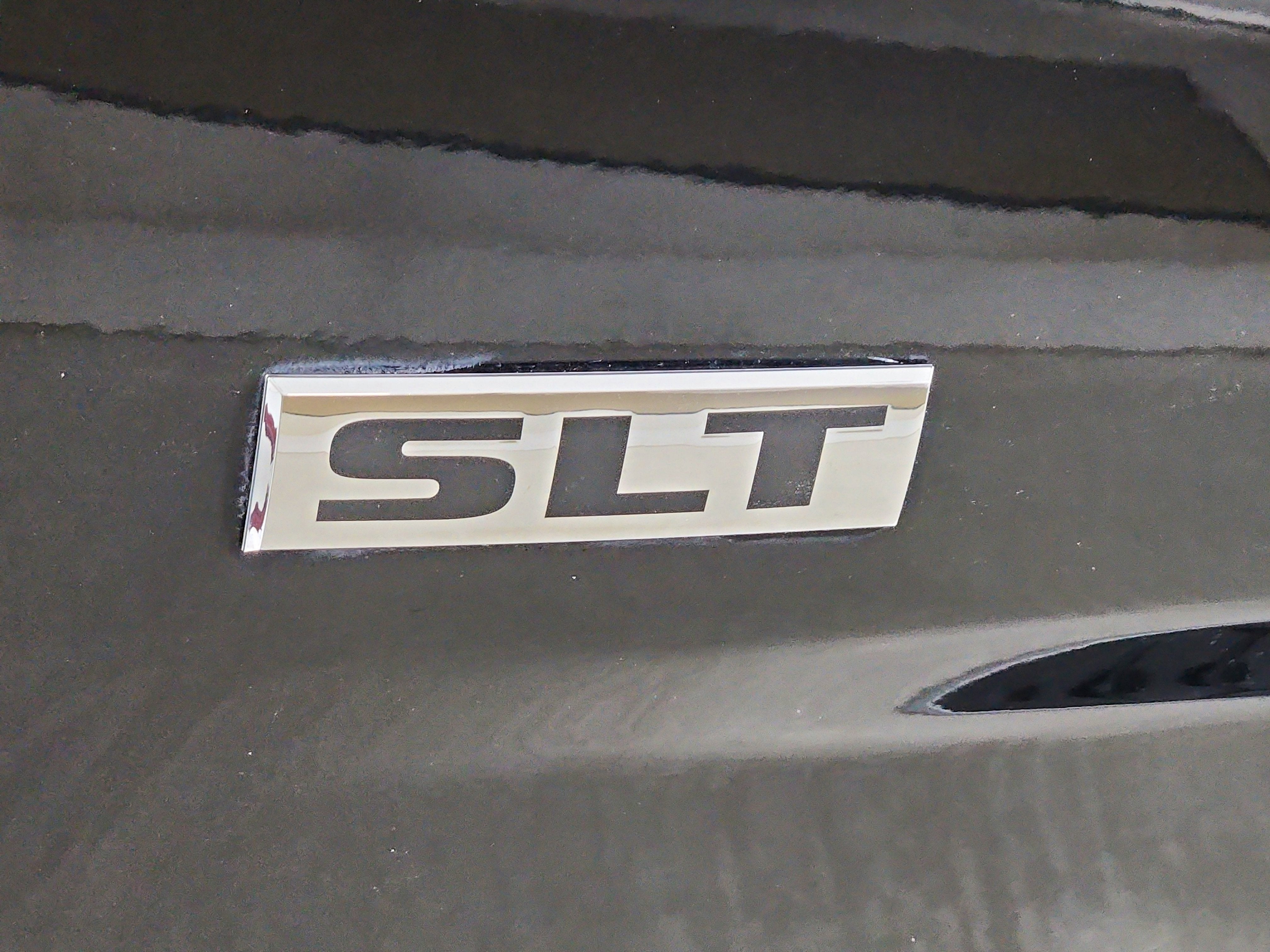 2023 RAM 1500 Classic SLT Crew Cab 4x4 5'7' Box