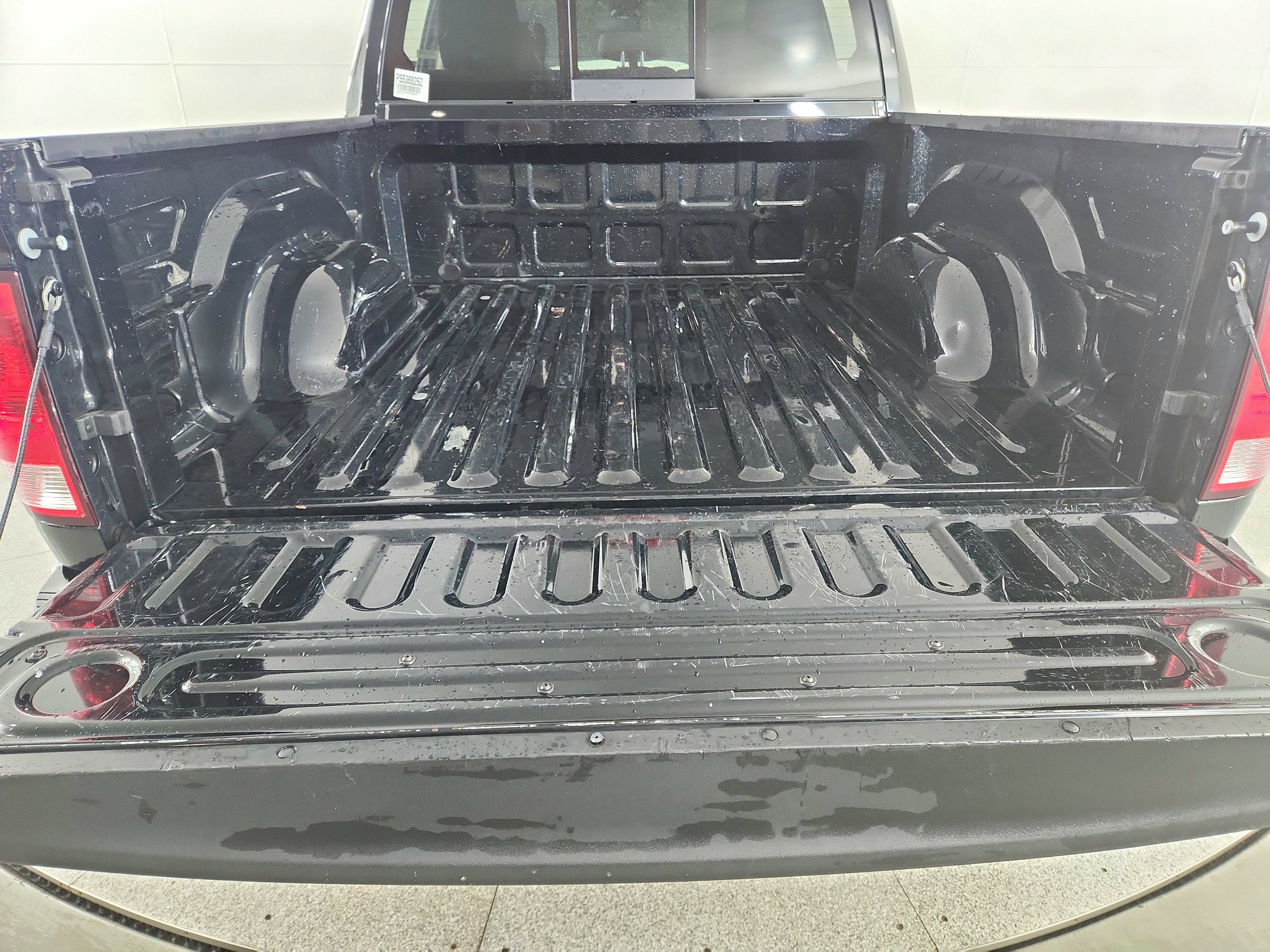 2023 RAM 1500 Classic SLT Crew Cab 4x4 5'7' Box