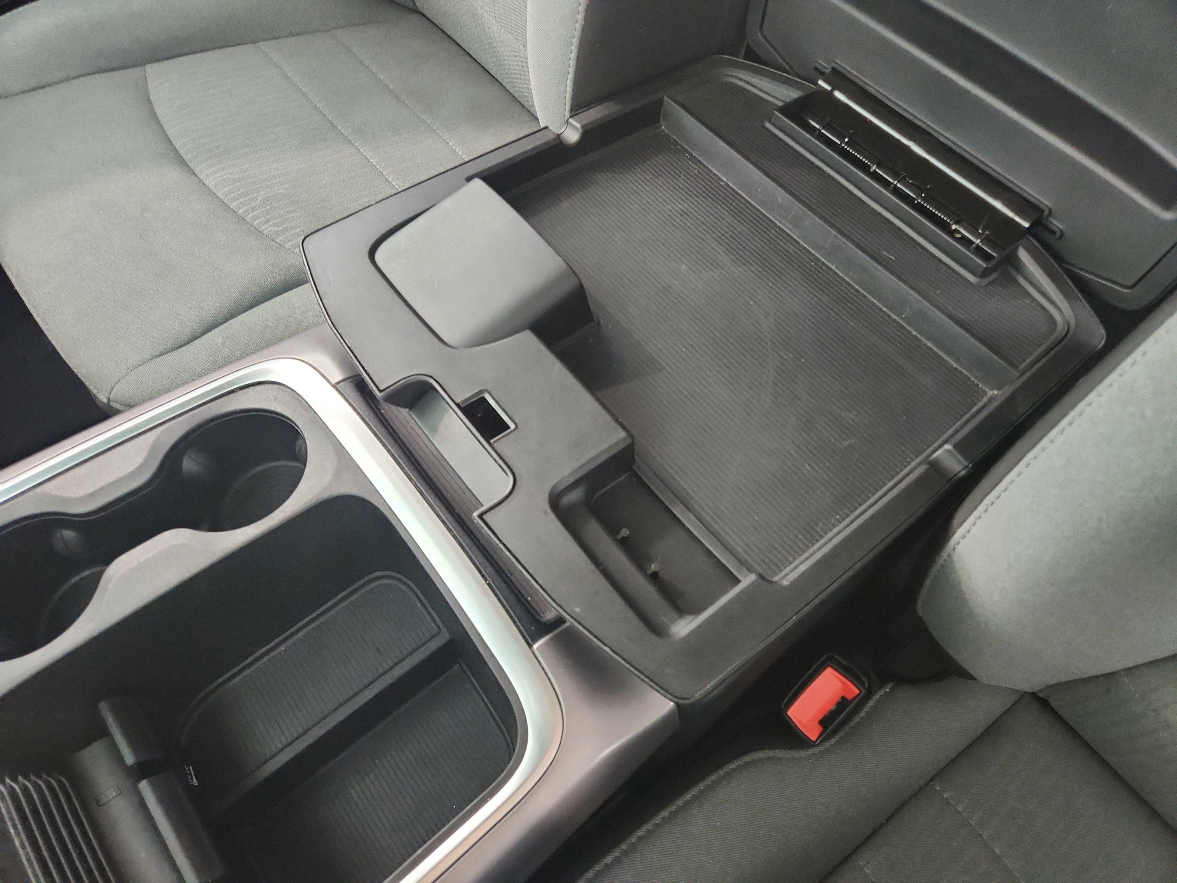 2023 RAM 1500 Classic SLT Crew Cab 4x4 5'7' Box