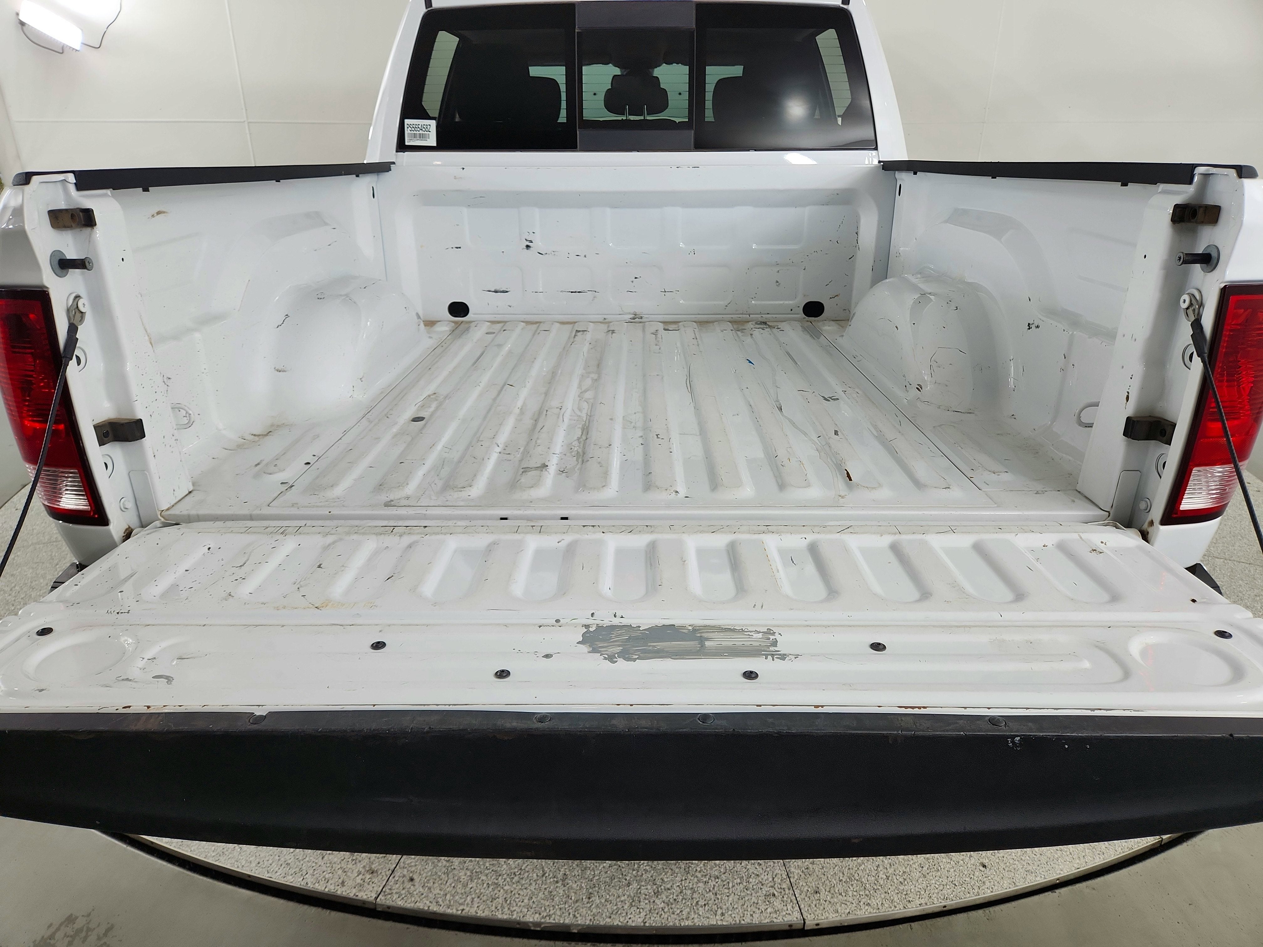 2023 RAM 1500 Classic SLT Crew Cab 4x4 5'7' Box
