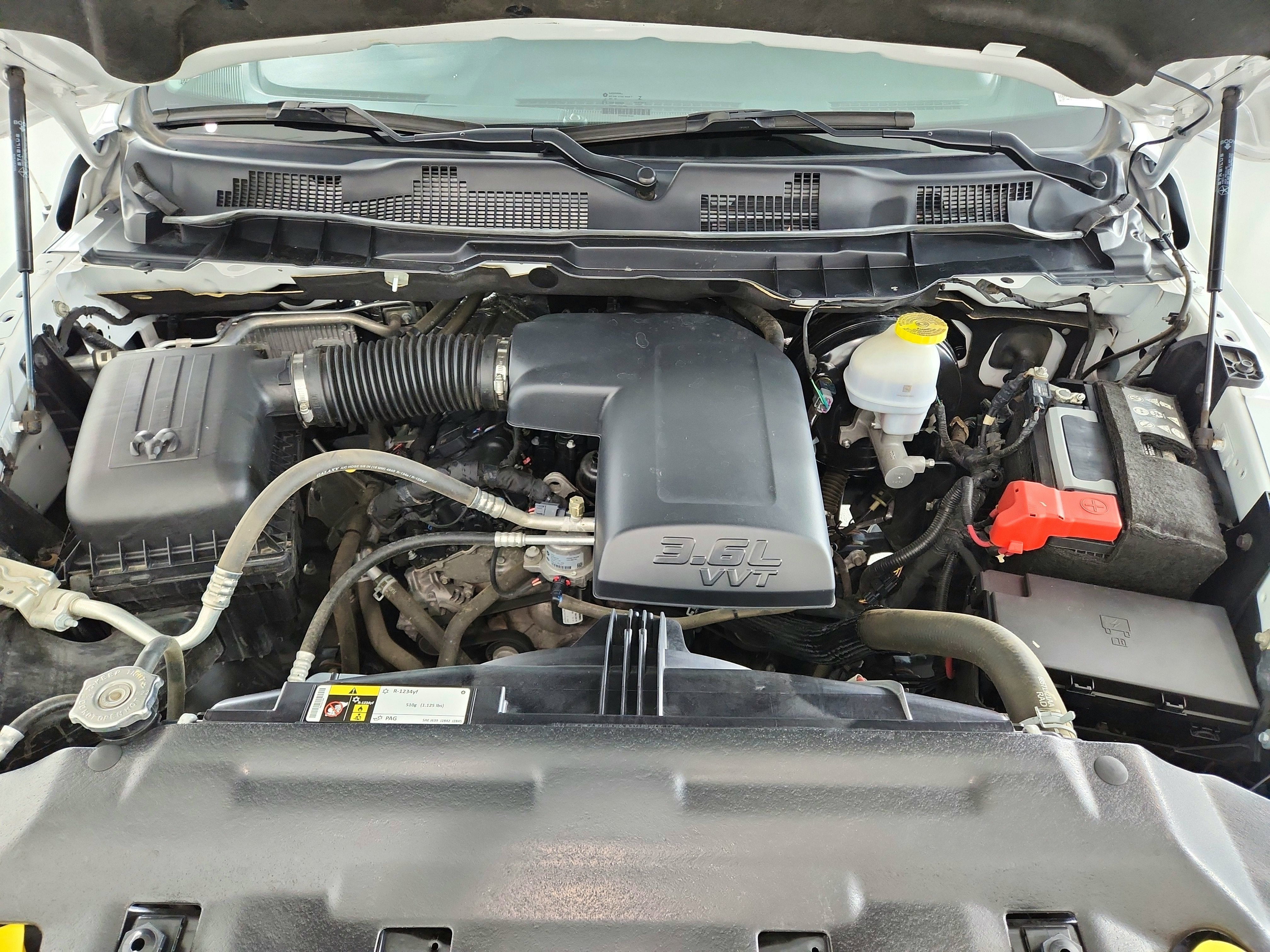 2023 RAM 1500 Classic SLT Crew Cab 4x4 5'7' Box