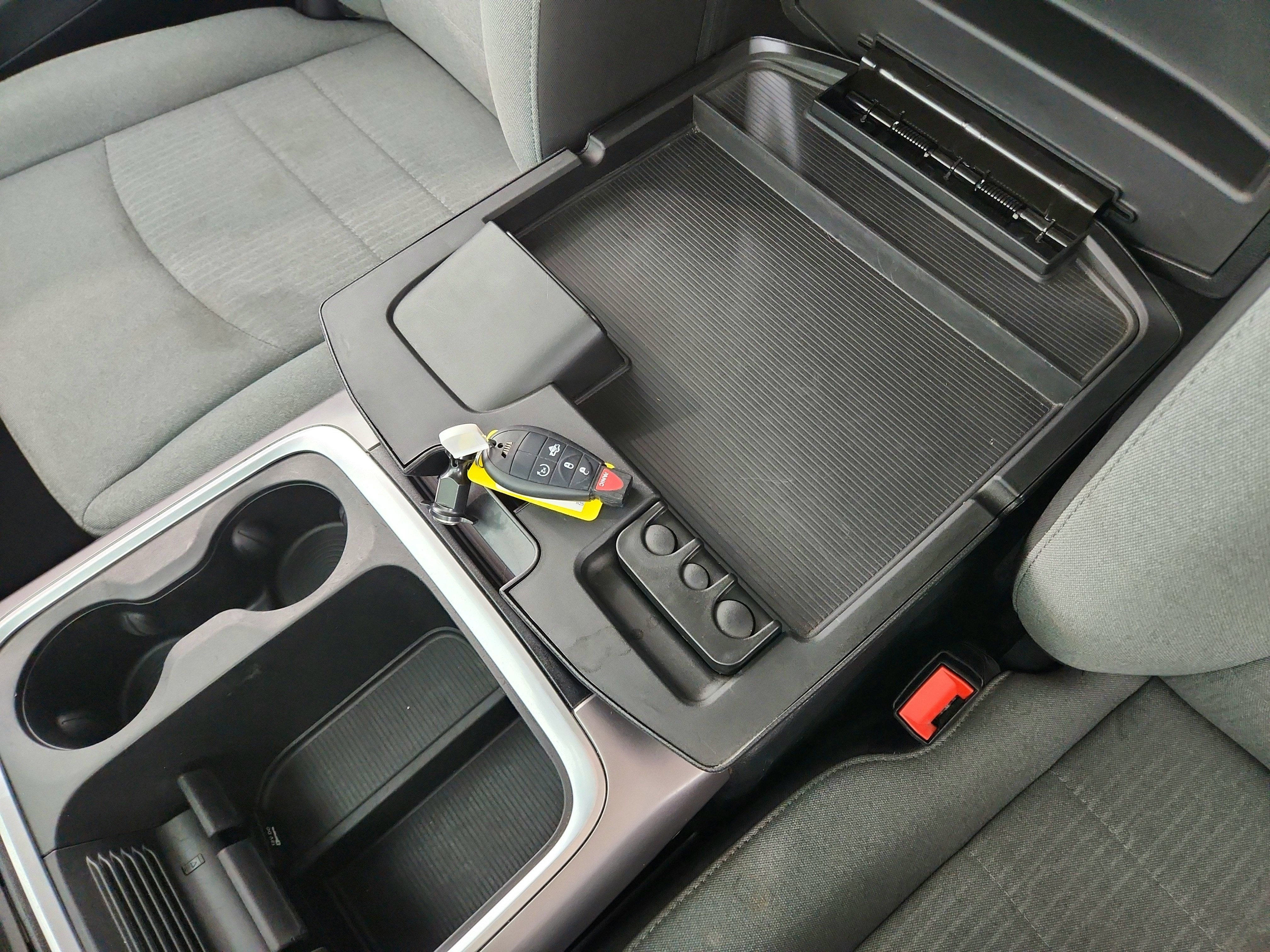 2023 RAM 1500 Classic SLT Crew Cab 4x4 5'7' Box