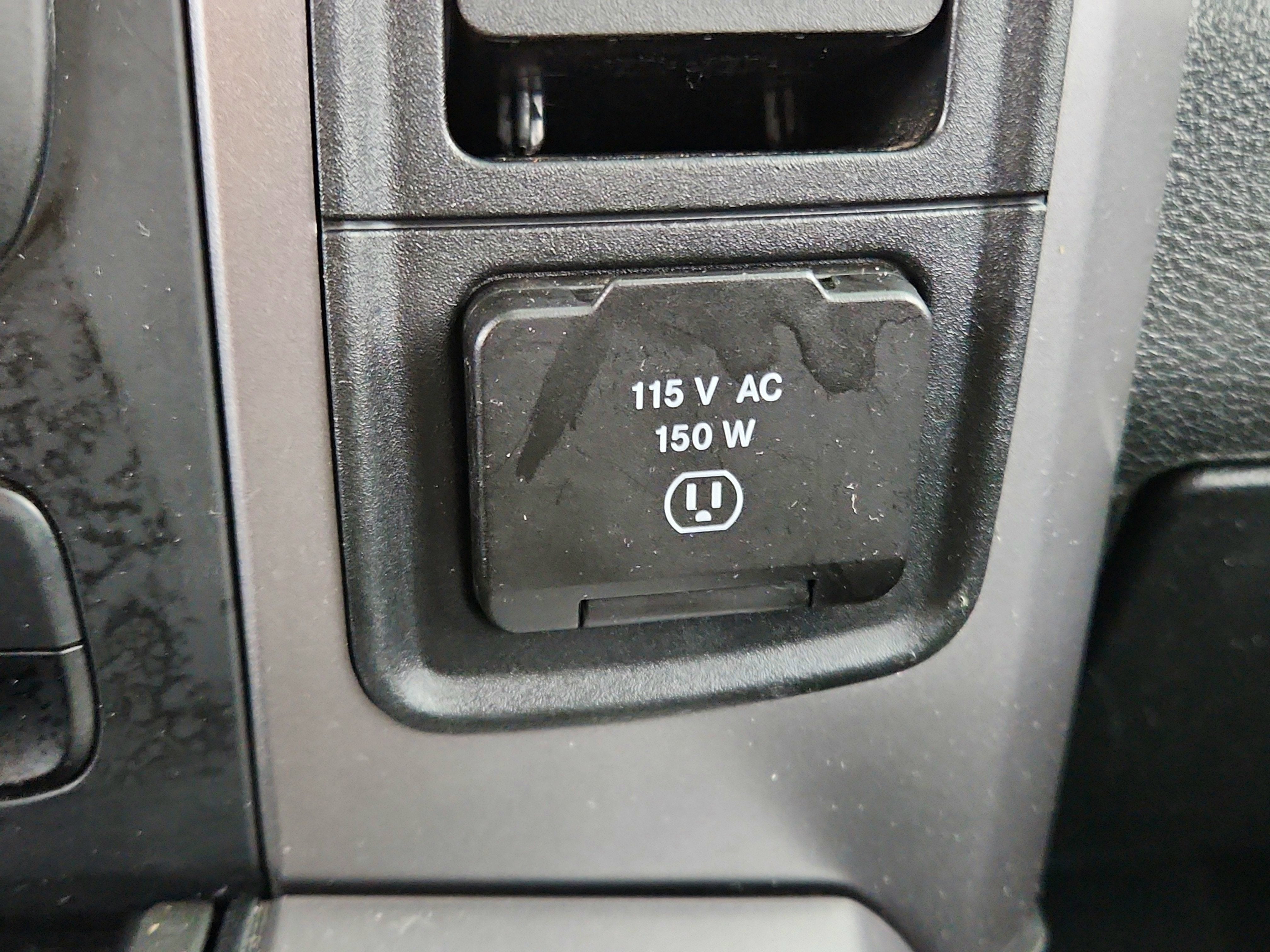 2023 RAM 1500 Classic SLT Crew Cab 4x4 5'7' Box