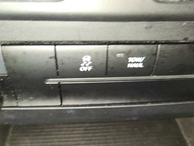 2023 RAM 1500 Classic SLT Crew Cab 4x4 5'7' Box