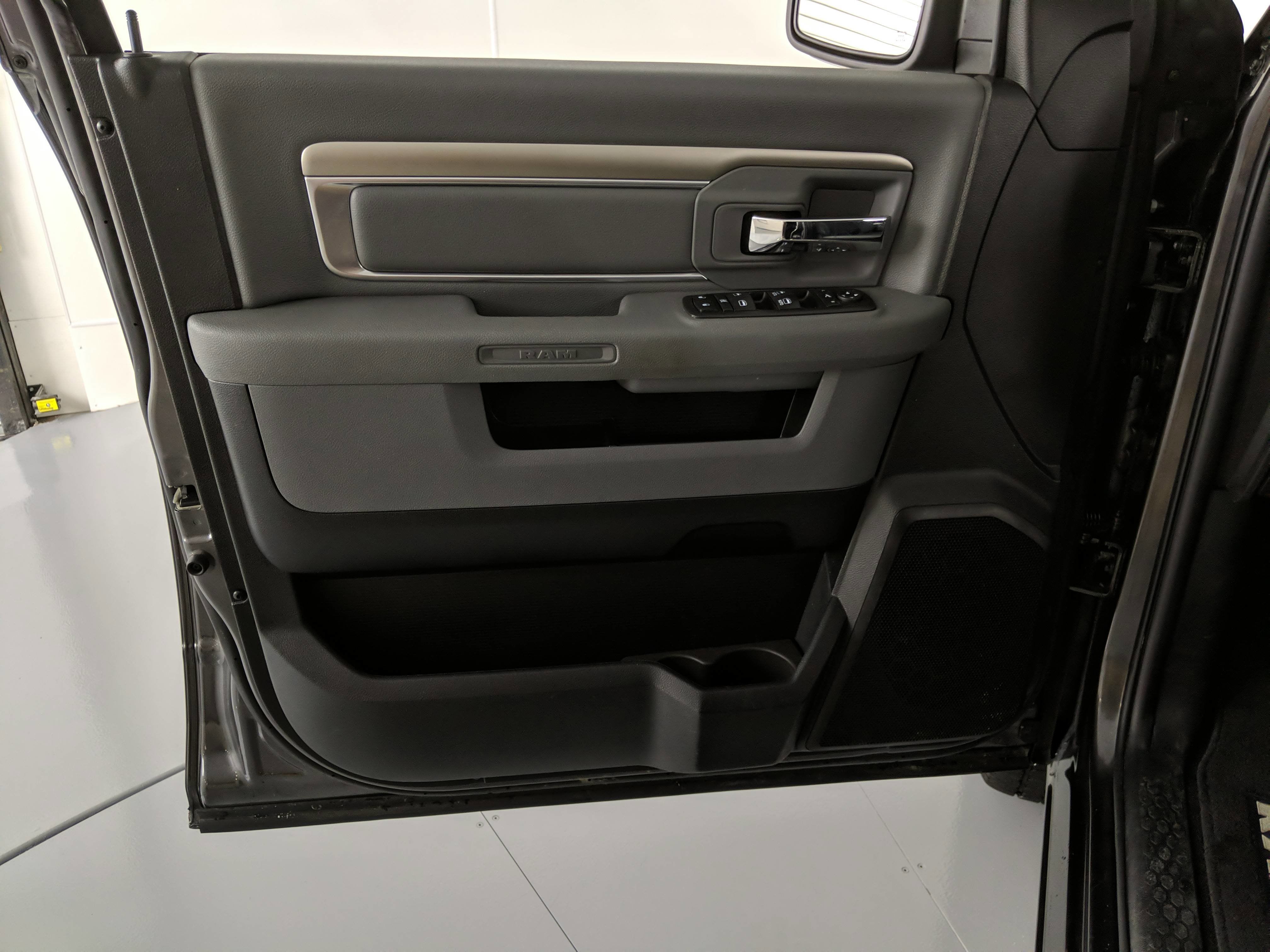 2019 RAM 1500 Classic Big Horn Crew Cab 4x4 5'7' Box