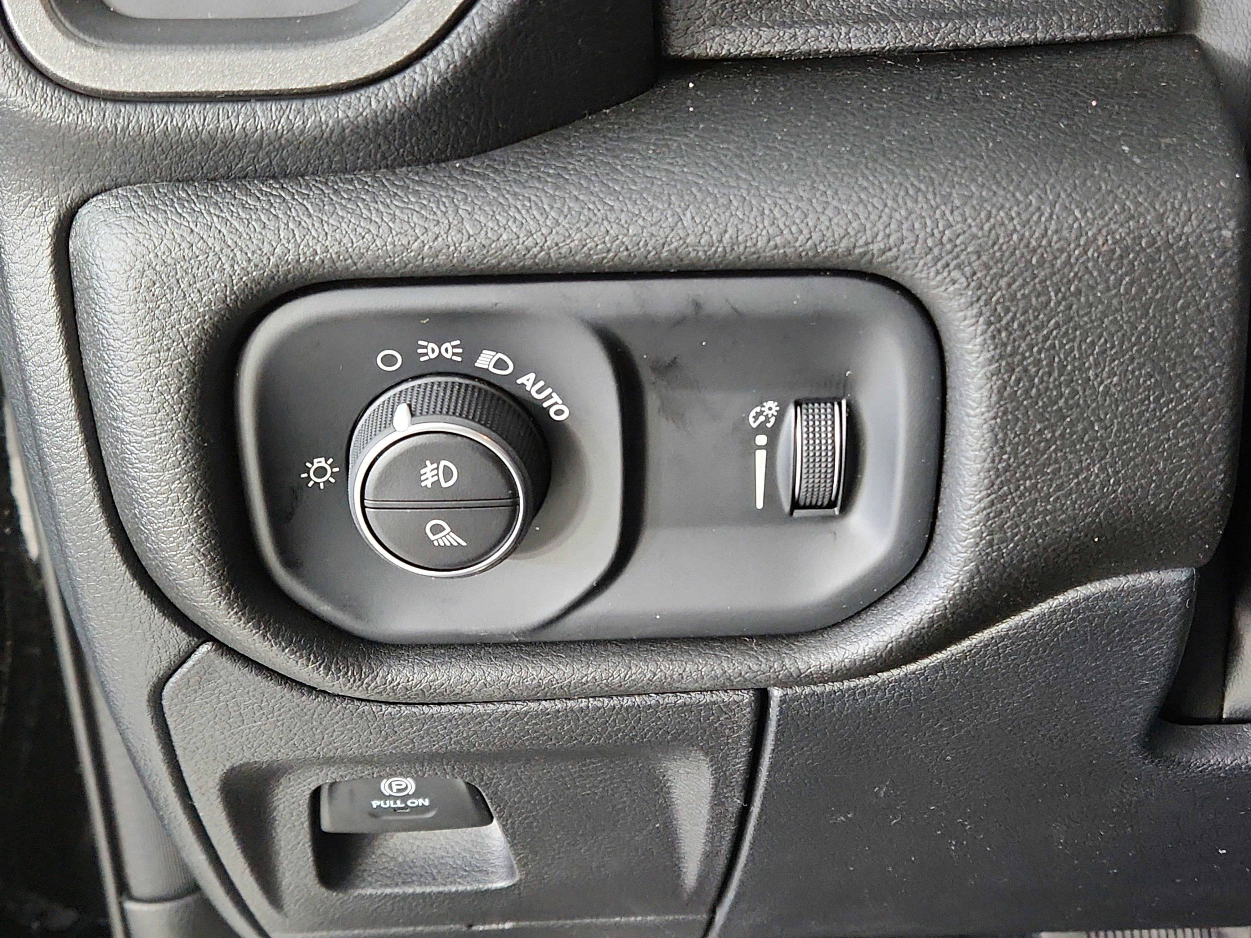 2025 RAM 1500 Tradesman Quad Cab 4x4 6'4' Box