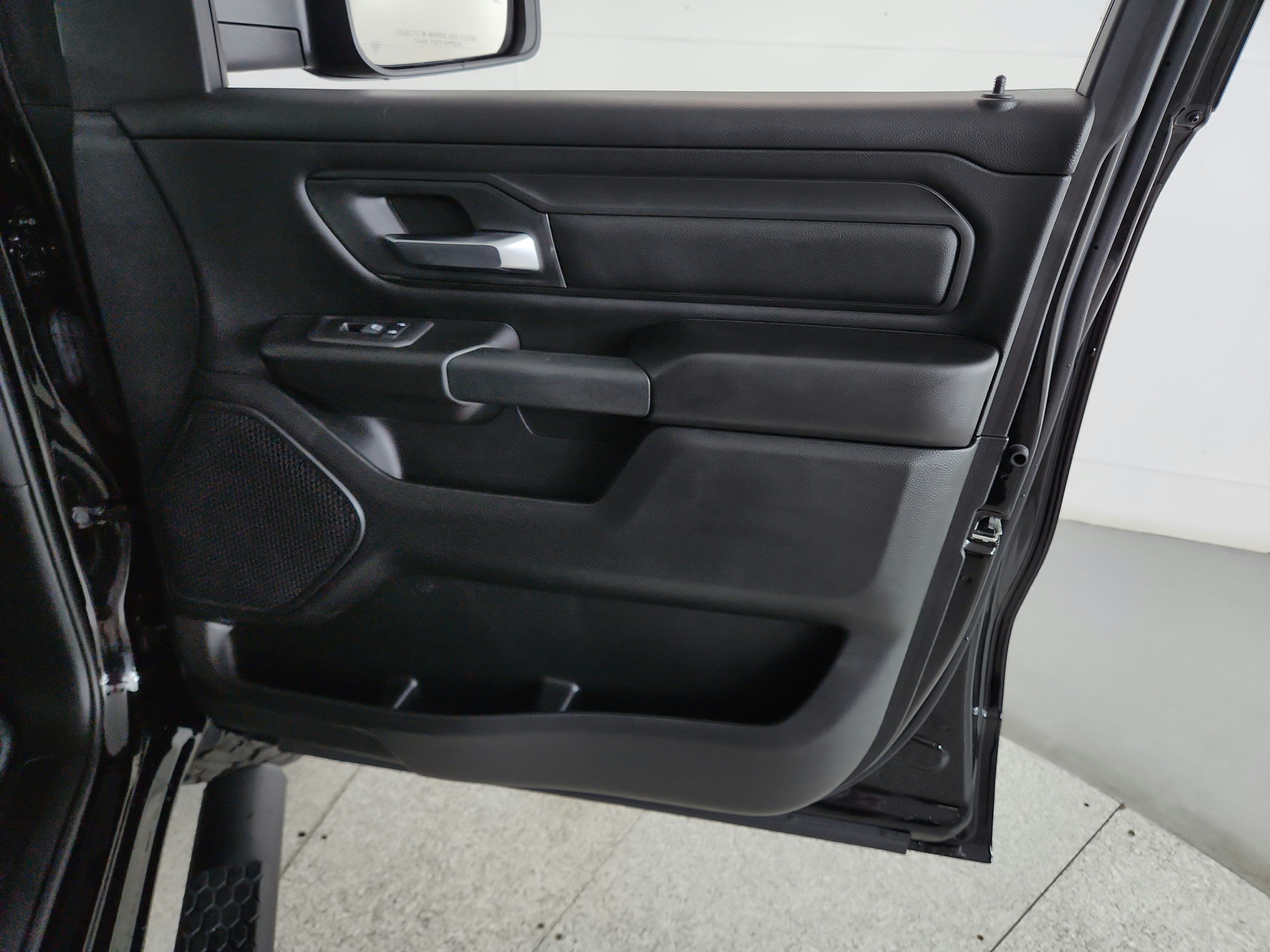 2025 RAM 1500 Tradesman Quad Cab 4x4 6'4' Box