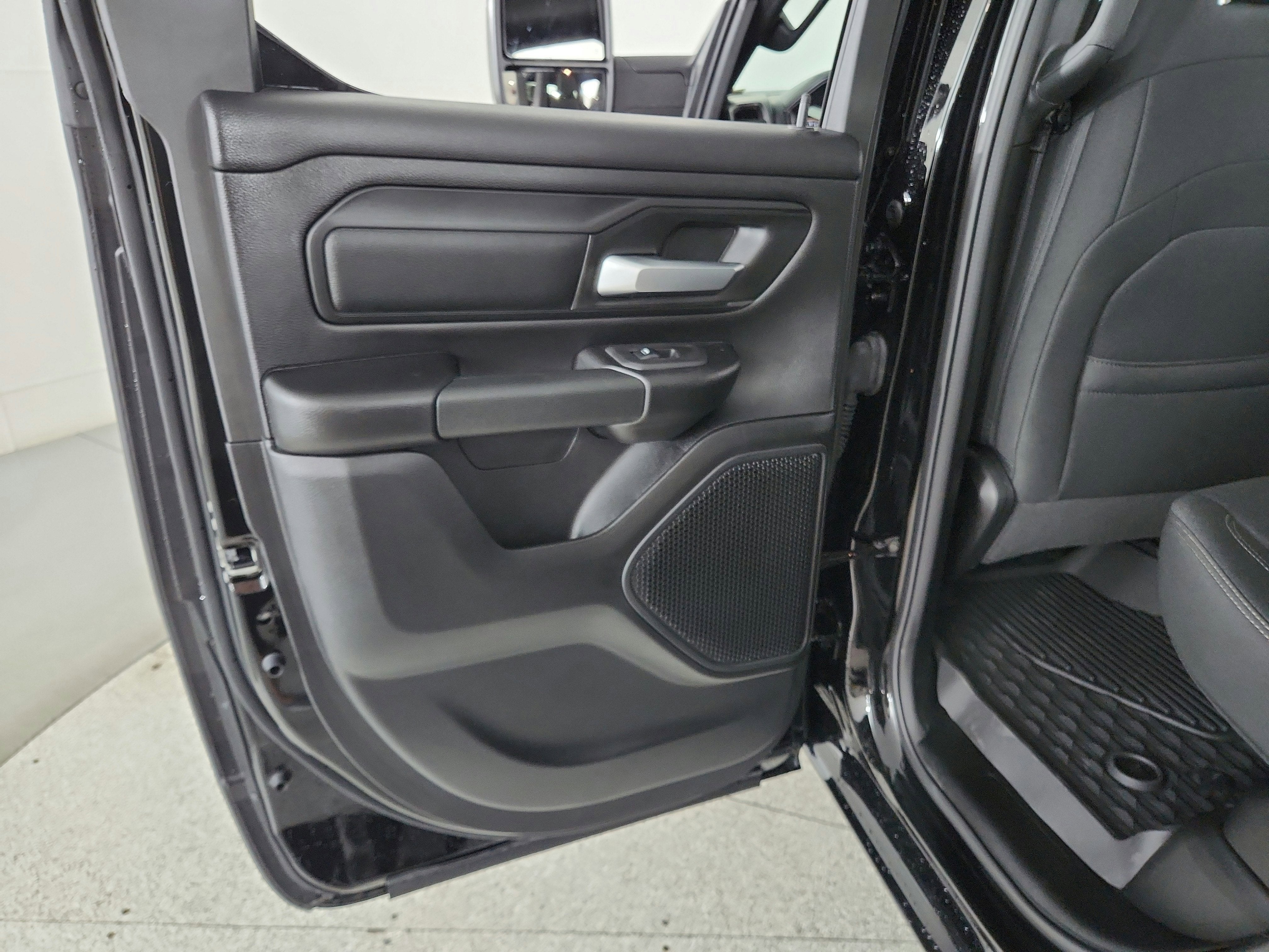 2026 RAM 1500 Tradesman Quad Cab 4x4 6'4' Box