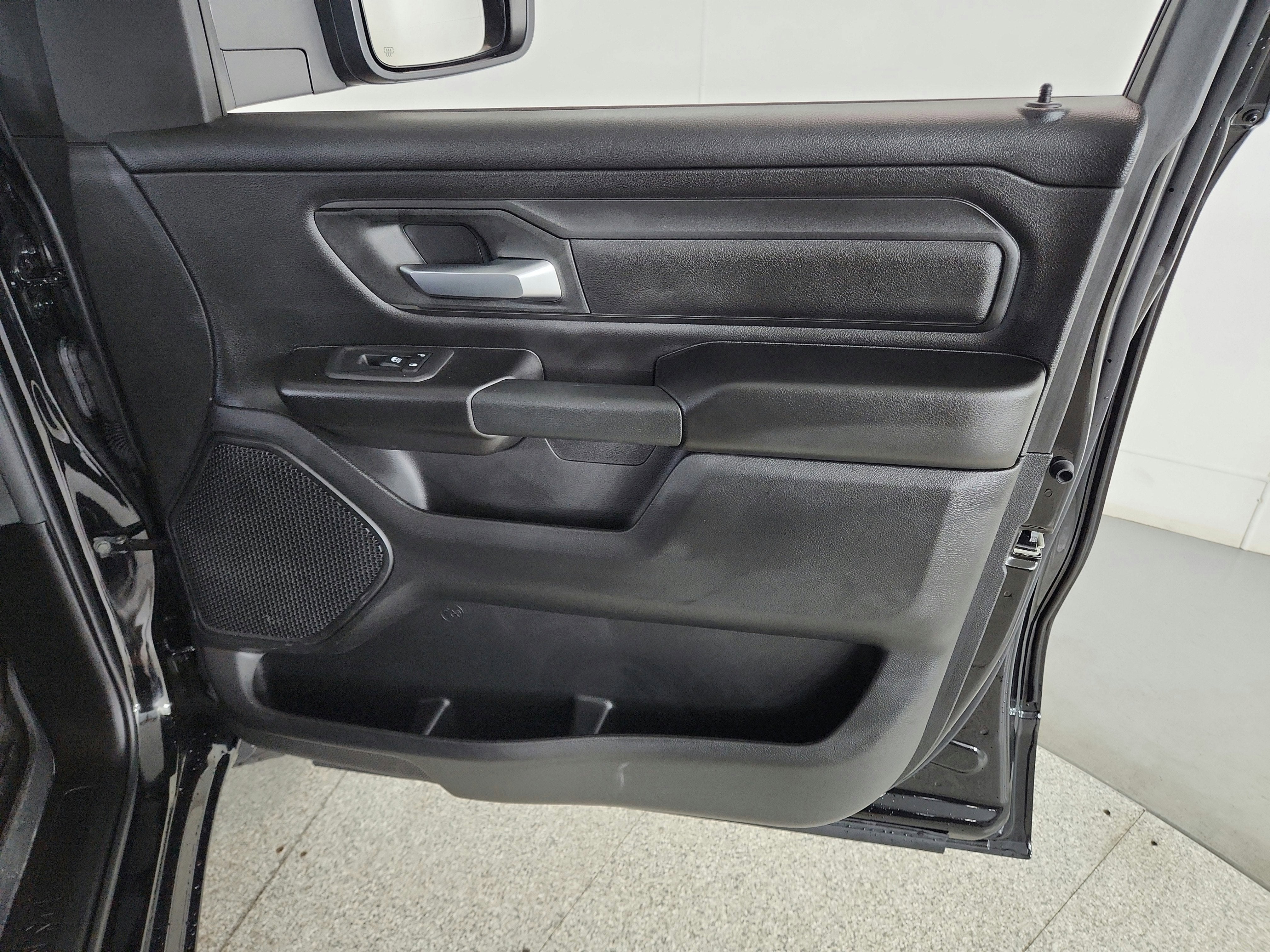 2026 RAM 1500 Tradesman Quad Cab 4x4 6'4' Box