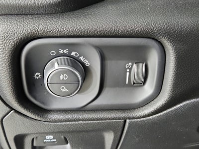 2023 RAM 1500 Big Horn Crew Cab 4x4 5'7' Box